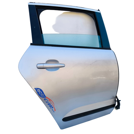 Right rear door Peugeot 3008 year 2014 silver grey has small scratches and transparent blown at the bottom ecoAG7170