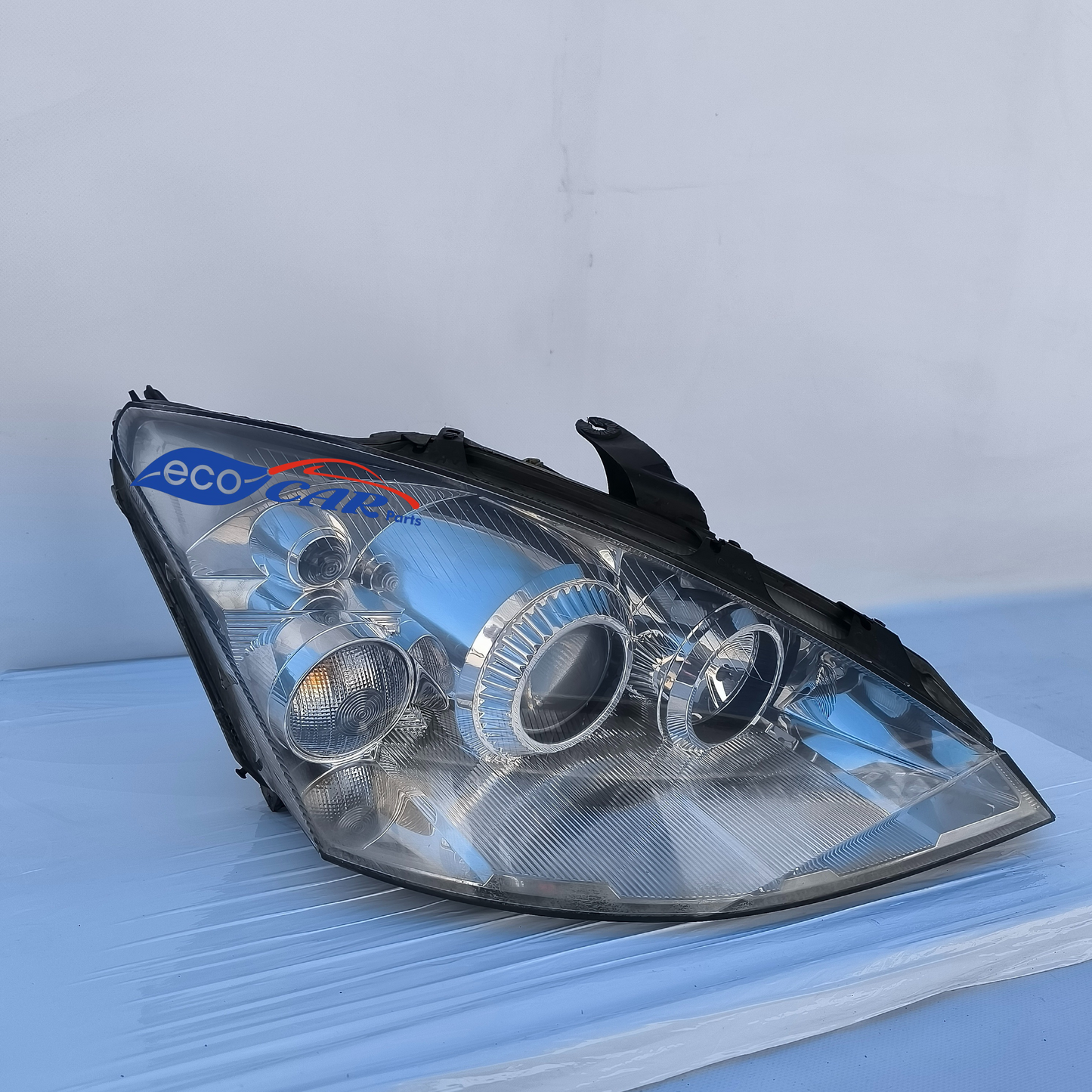 Front right Xenon headlight Ford Focus year 2002 ecoAG6602