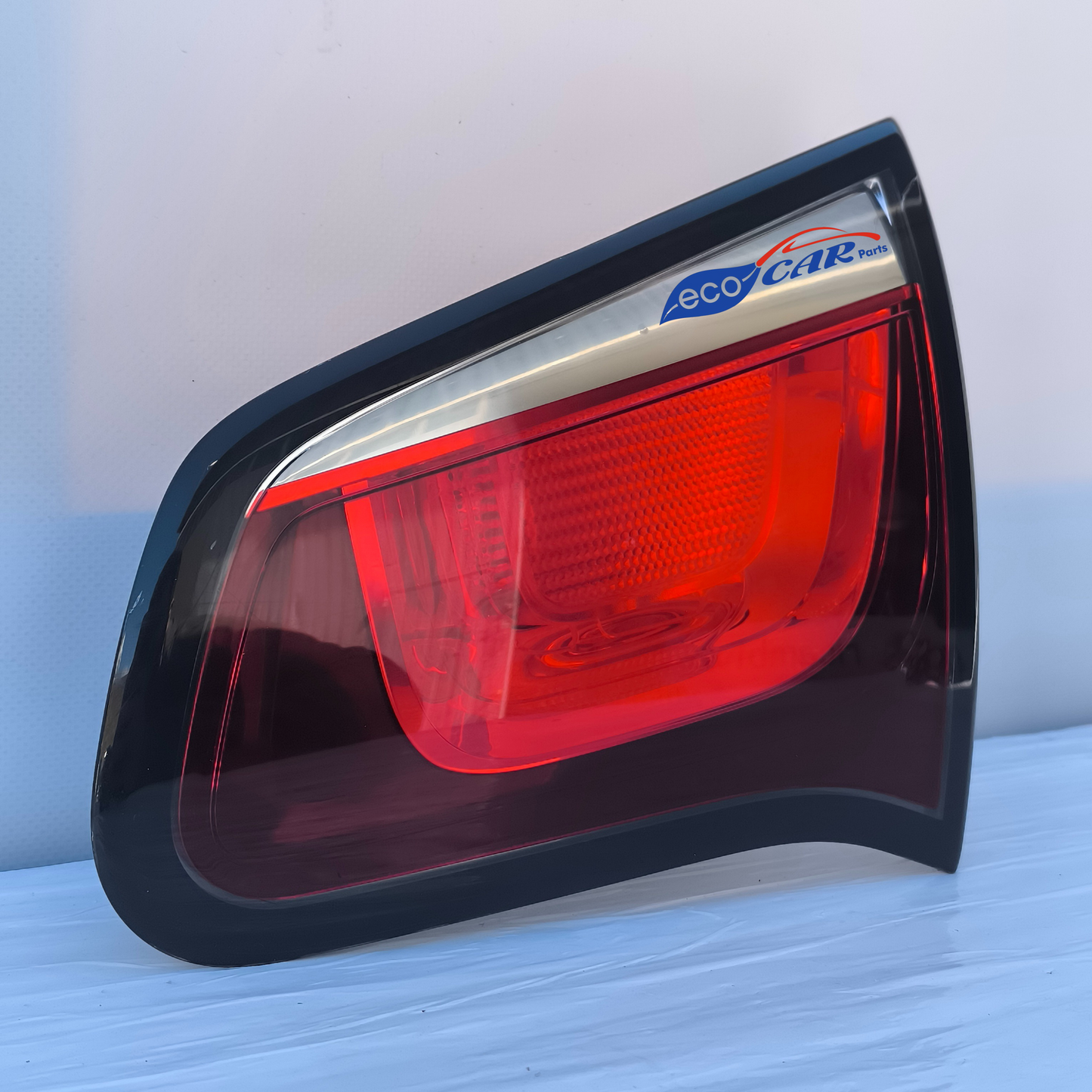 Citroen C3 2012 ecoAG6987 right inner rear light has a small internal lesion no water