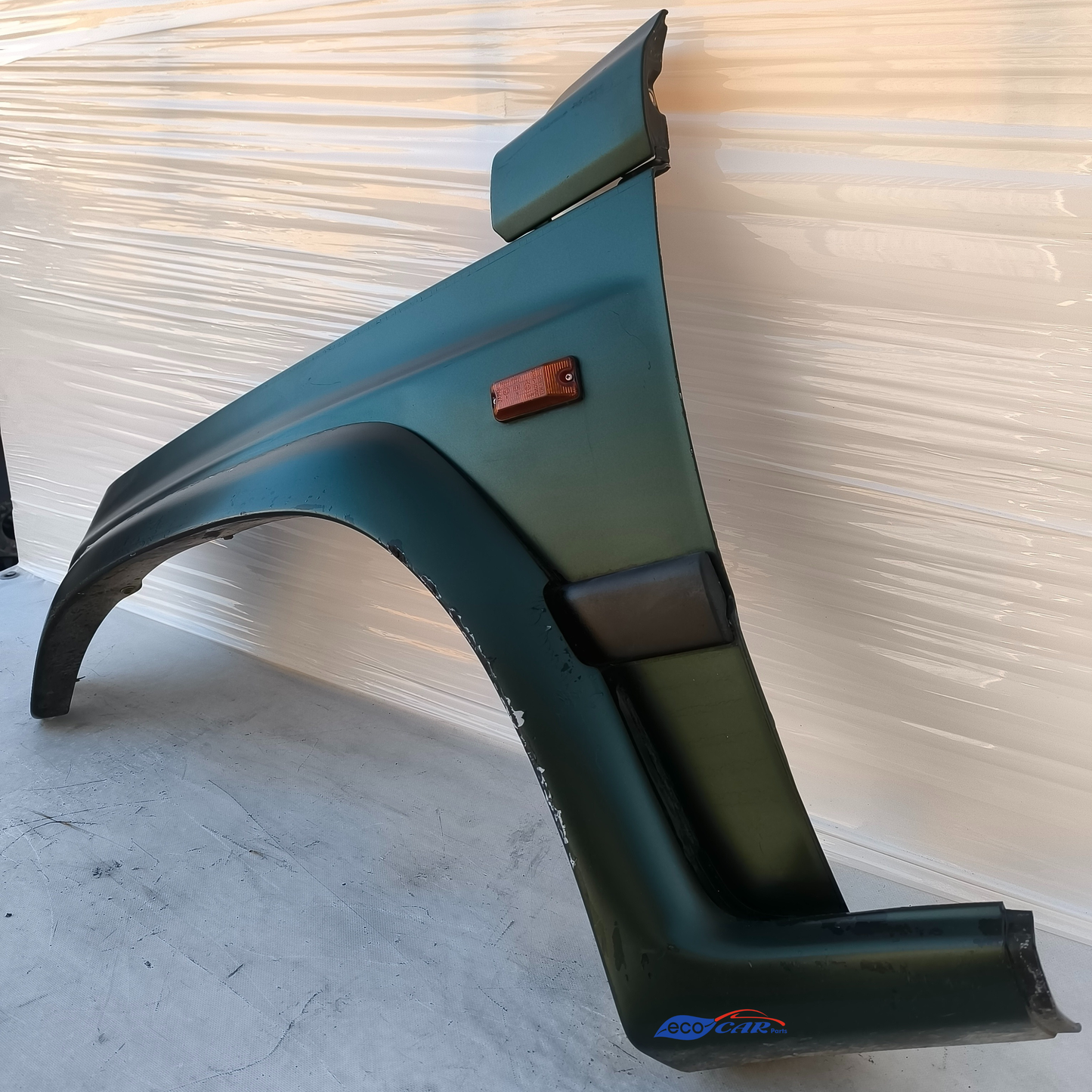 Linker Kotflügel Suzuki Vitara Baujahr 1992, grün, mit Lackabplatzern und diversen Kratzern, ecoAG673