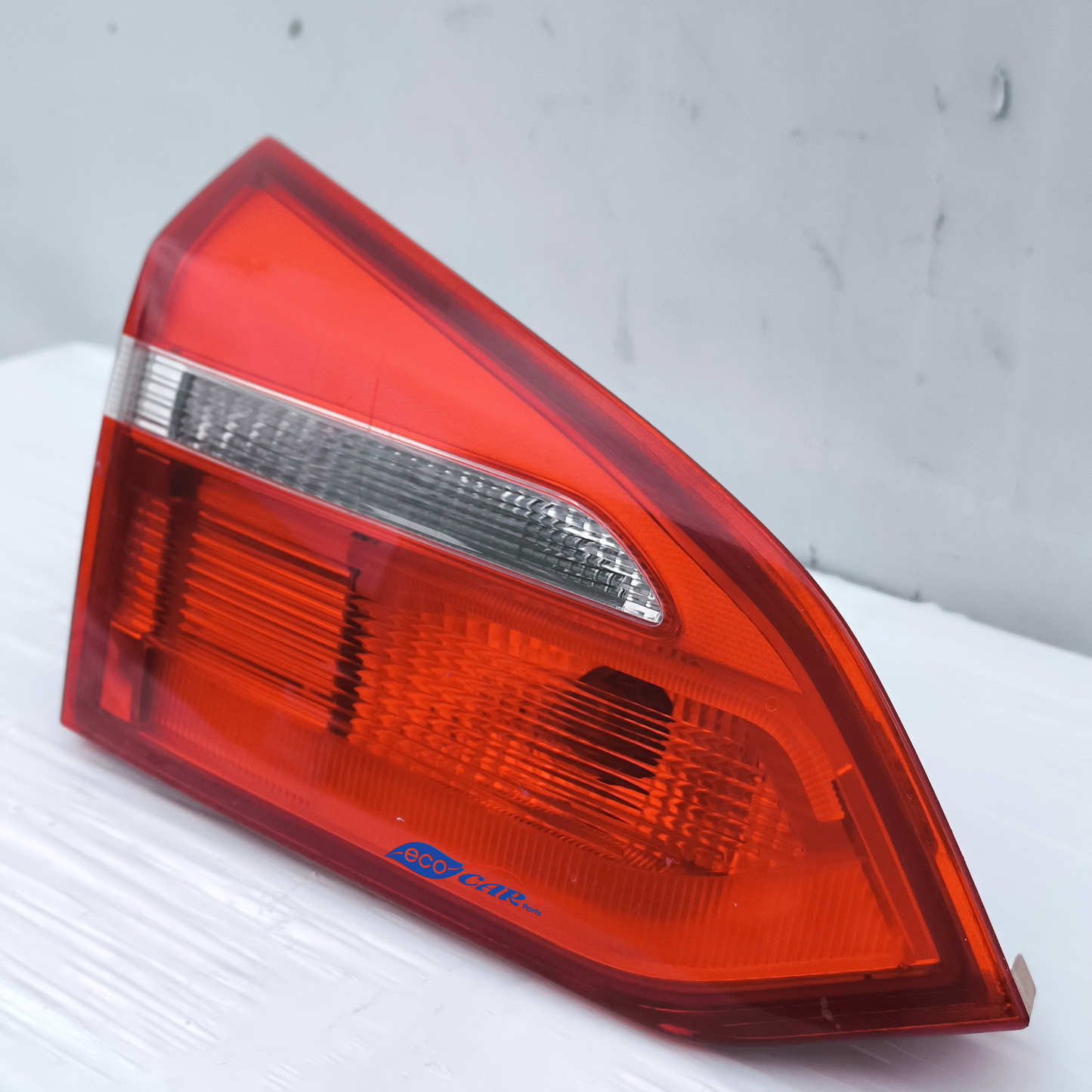 Linke innere Rückleuchte Ford Focus SW Baujahr 2015 ecoAG7450 leicht zerkratzt