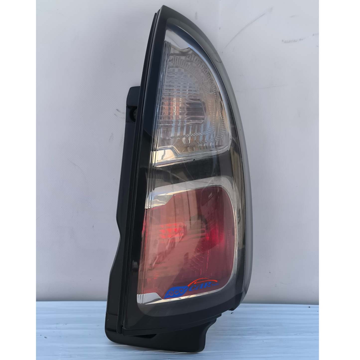 Citroen C3 Picasso 2010 rechte Rückleuchte innen leicht verschmutzt ecoAG7372