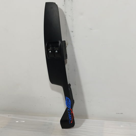 Pulsantiera anteriore sx Hyundai i10 2008 Cod: 82730- 0X020 ecoAC12619