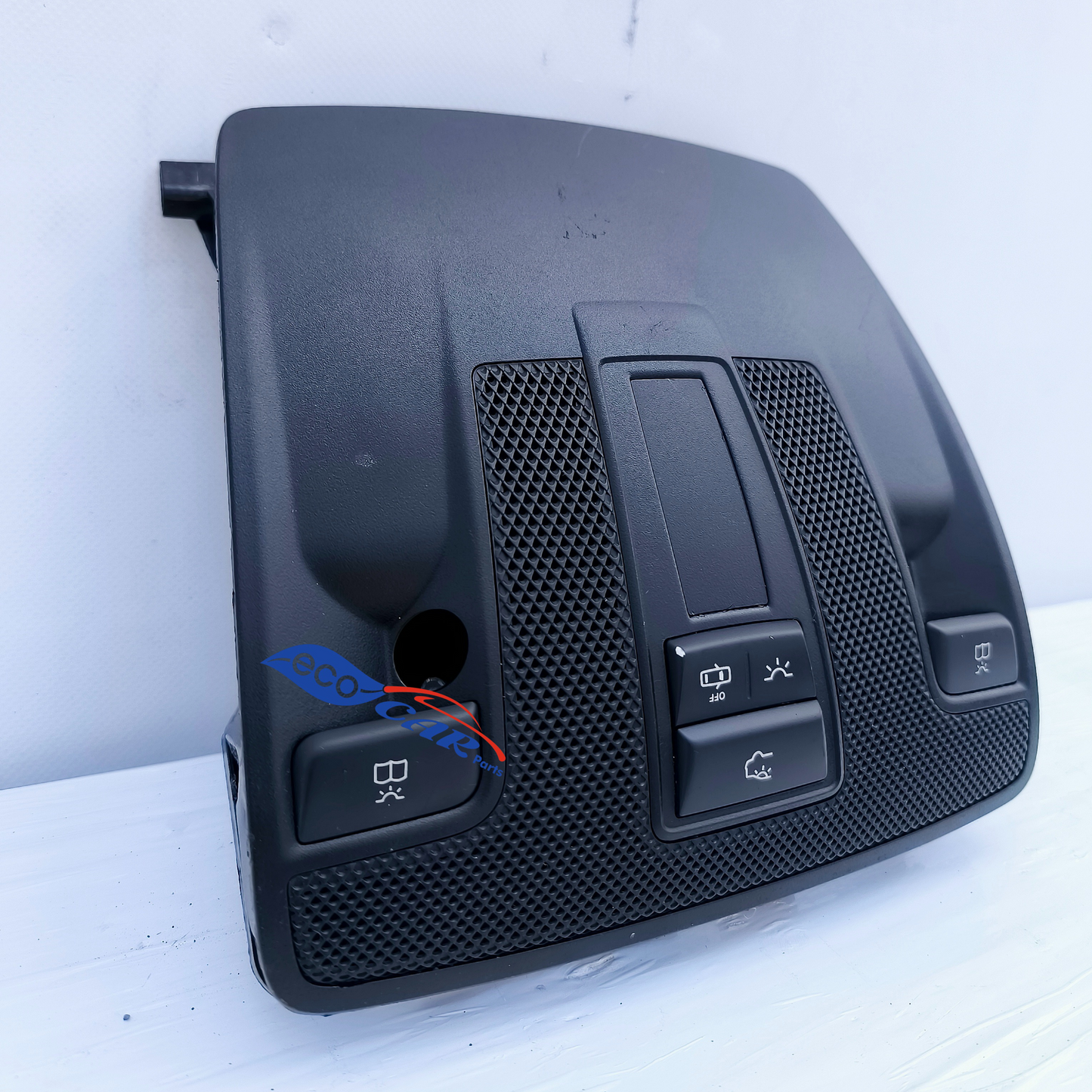 Courtesy light Mercedes A-Class w176 Cod.a0009000702 ecoAG7152 has various lesions (caused by screwdriver) and some scratches