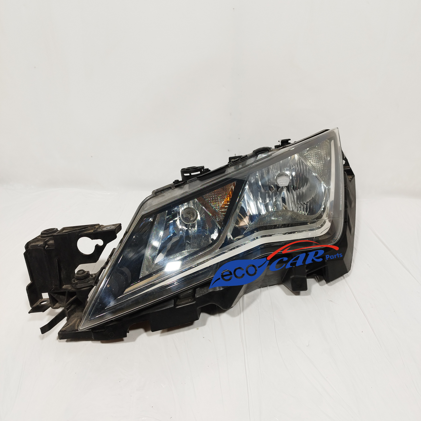Linker Frontscheinwerfer Seat Leon 2015 ecoAC11752