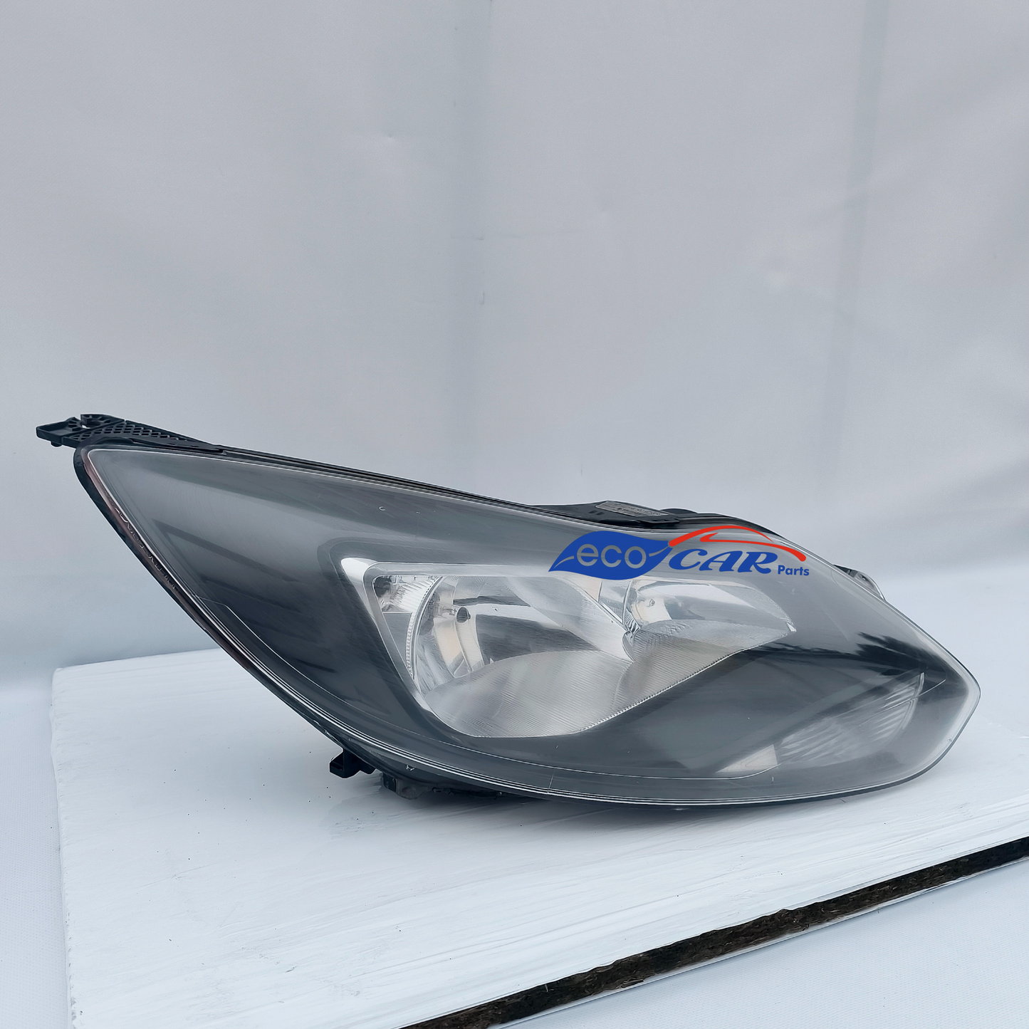 Ford Focus 2013 ecoAG6558 right front light
