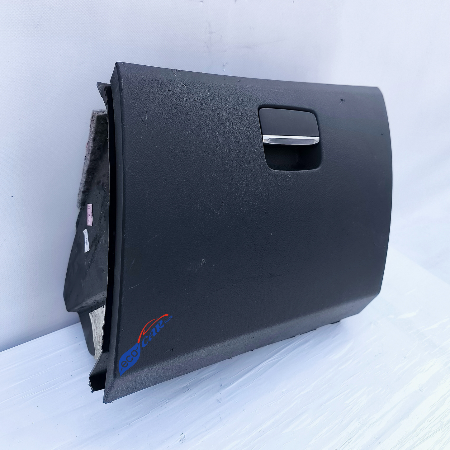 Mercedes AW-Class 176 glove box has scratches and a damaged latch ecoAG7151