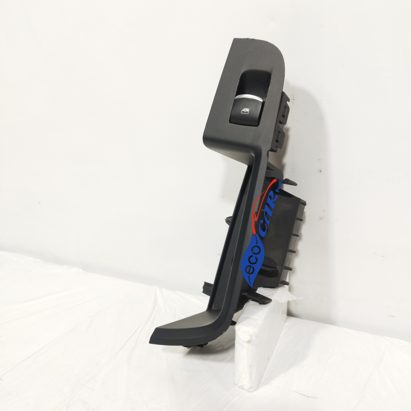 Rear Left Button Panel Alfa Romeo Stelvio 2017 Code: 01561075620 ecoAC11772