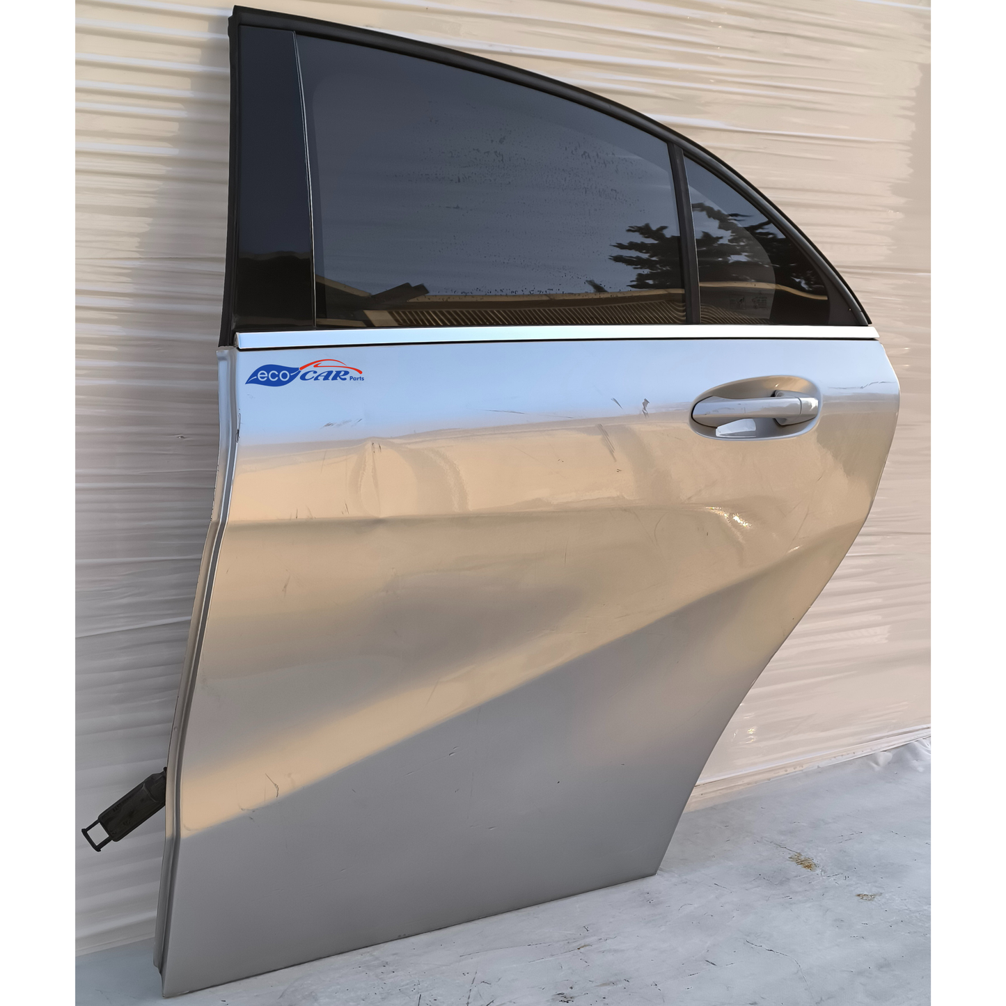 Mercedes A-Klasse W176, silbergraue hintere linke Tür, Delle und diverse Kratzer, ecoAG697