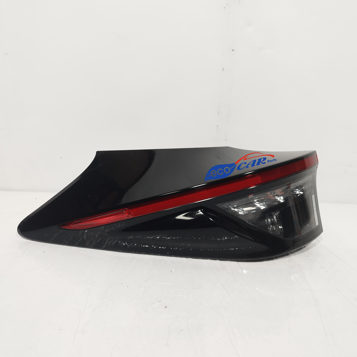 Toyota Yaris Cross 2021 ecoAC11997 LED-Rückleuchte links außen