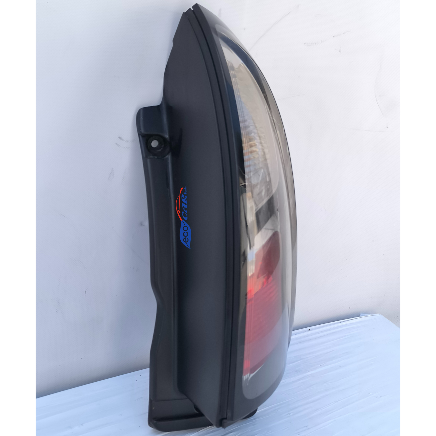 Citroen C3 Picasso 2010 rechte Rückleuchte innen leicht verschmutzt ecoAG7372