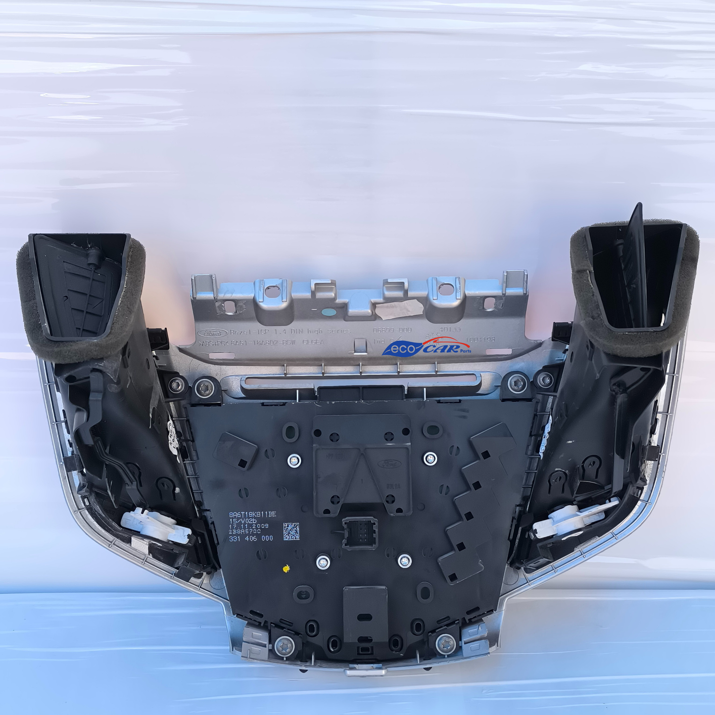 Ford Fiesta 2009 Autoradio-Bedienfeld, Code 8A6T18K811BE ecoAG7621, weist leichte Kratzer und 2 abgebrochene Clips auf.