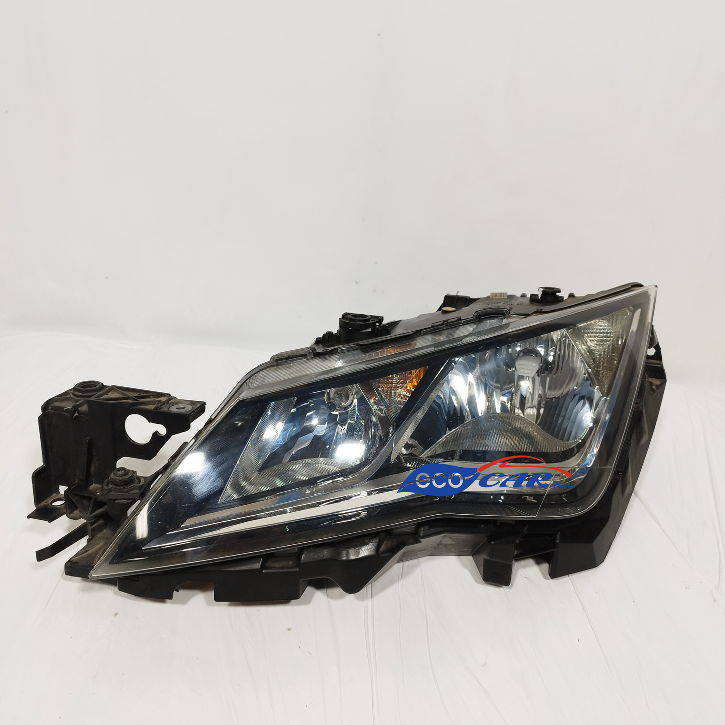 Linker Frontscheinwerfer Seat Leon 2015 ecoAC11752