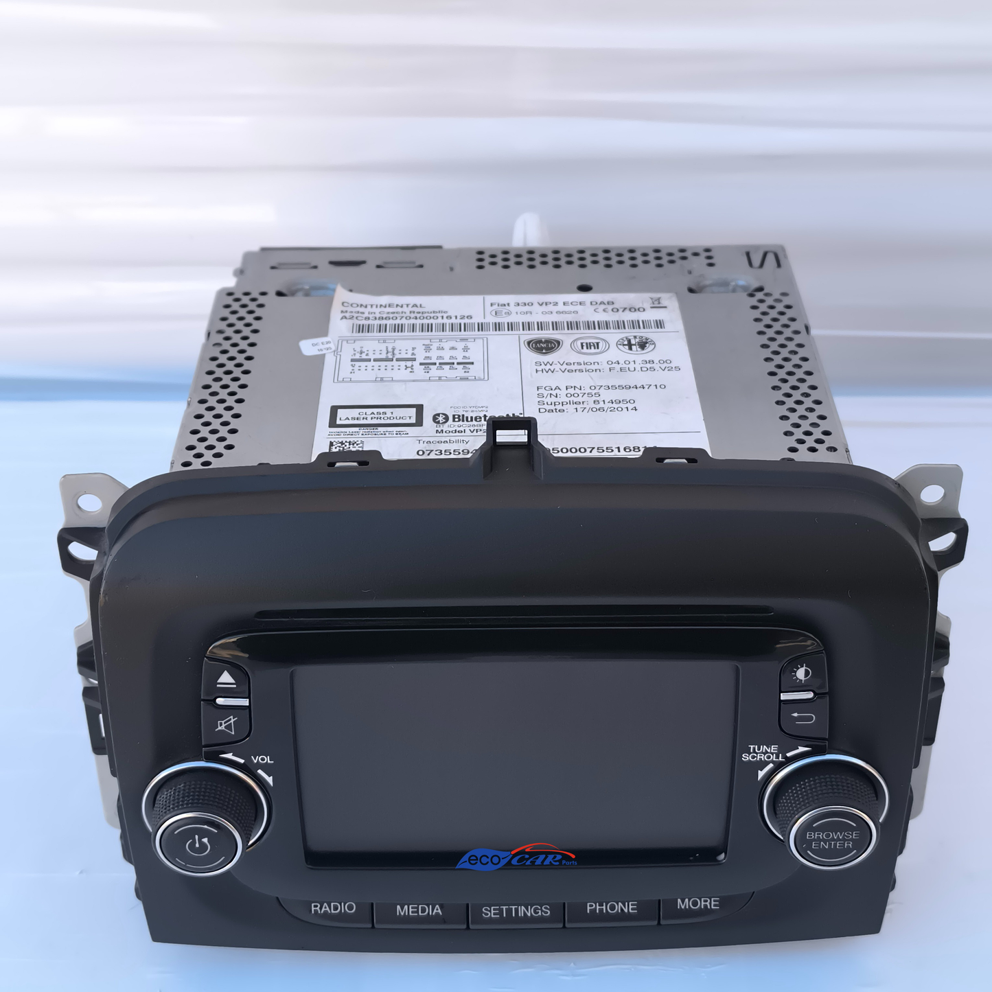 Fiat 500L Autoradio, Baujahr 2014, Code 814950 ecoAG7671, weist leichte Gebrauchsspuren auf.