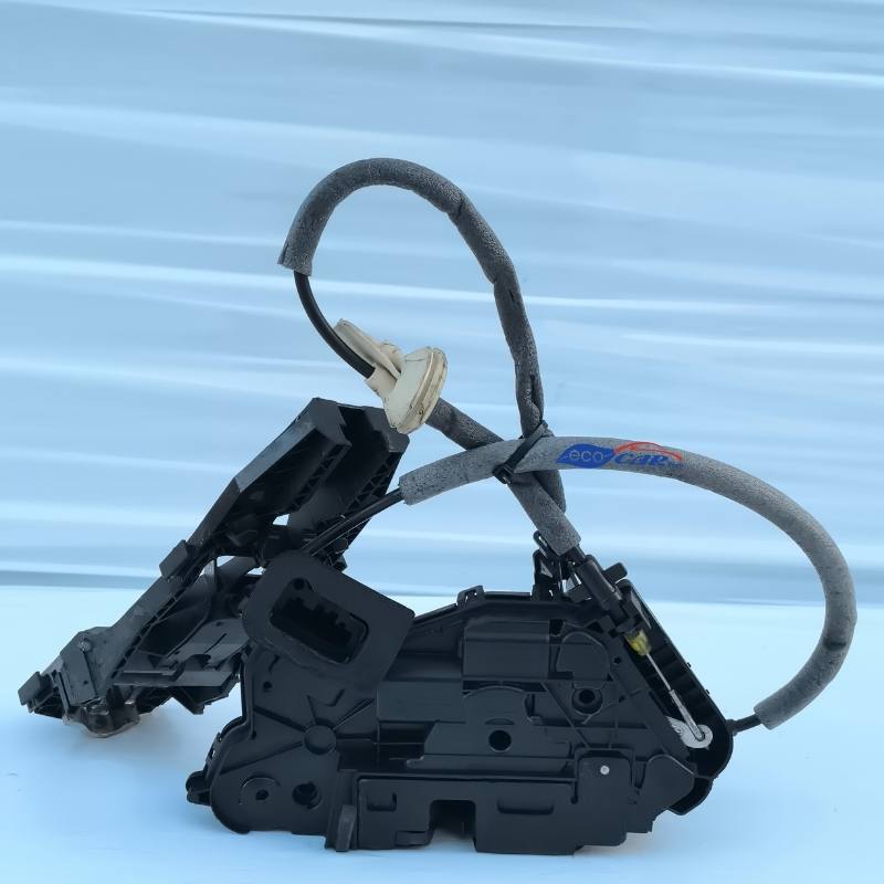 Serratura anteriore sx con struttura maniglia esterna (7 Pin) Volkswagen Golf 7 cod: b5a-5tb-837015a ecoAG7777