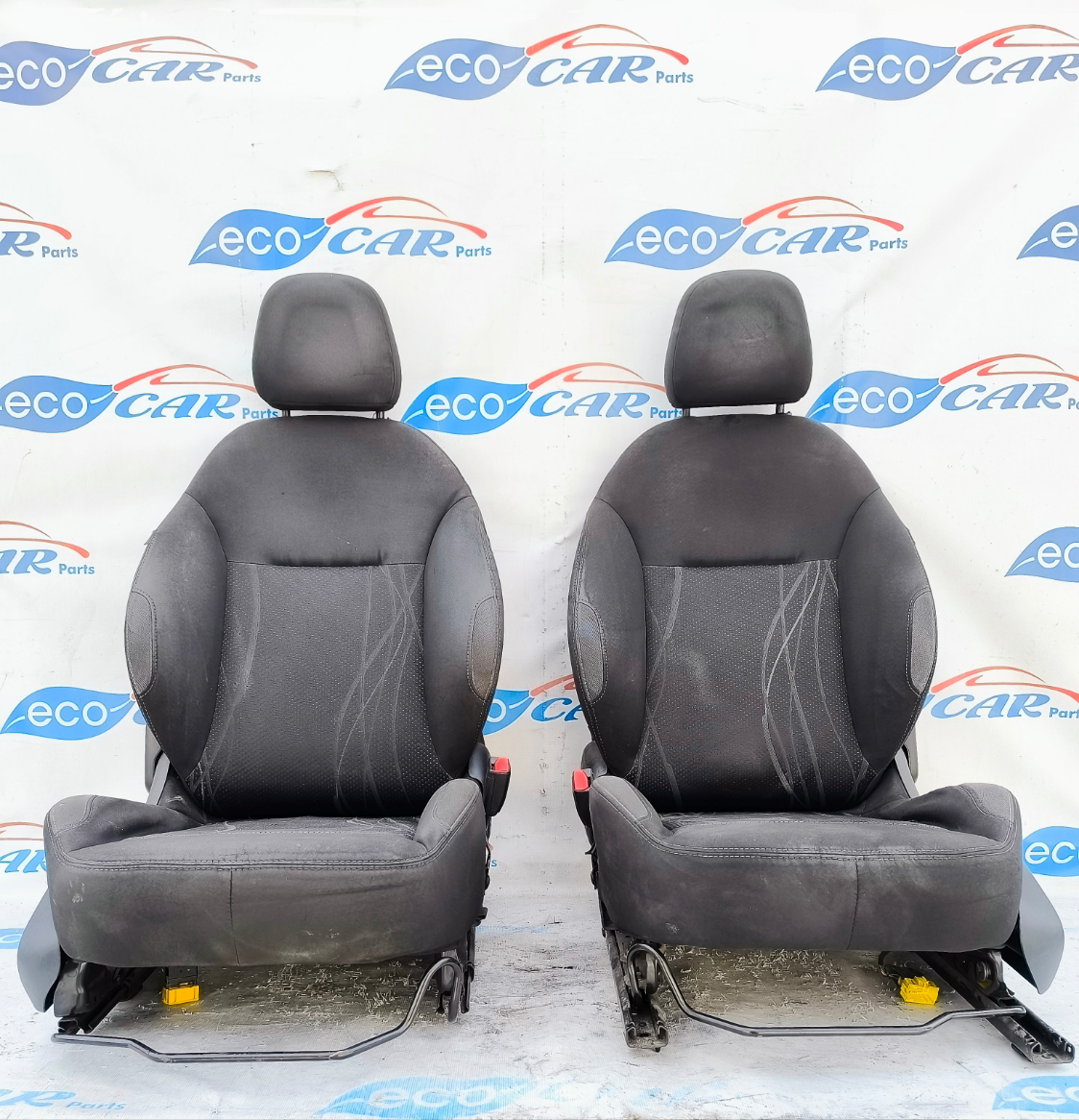 Sedili anteriori e posteriori Peugeot 208 2013 ecoAG5717