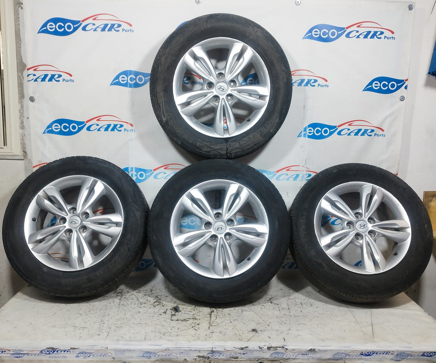 Komplette Leichtmetallfelgen mit Reifen Hyundai IX35 2011 225/60 R17 ecoAC9911