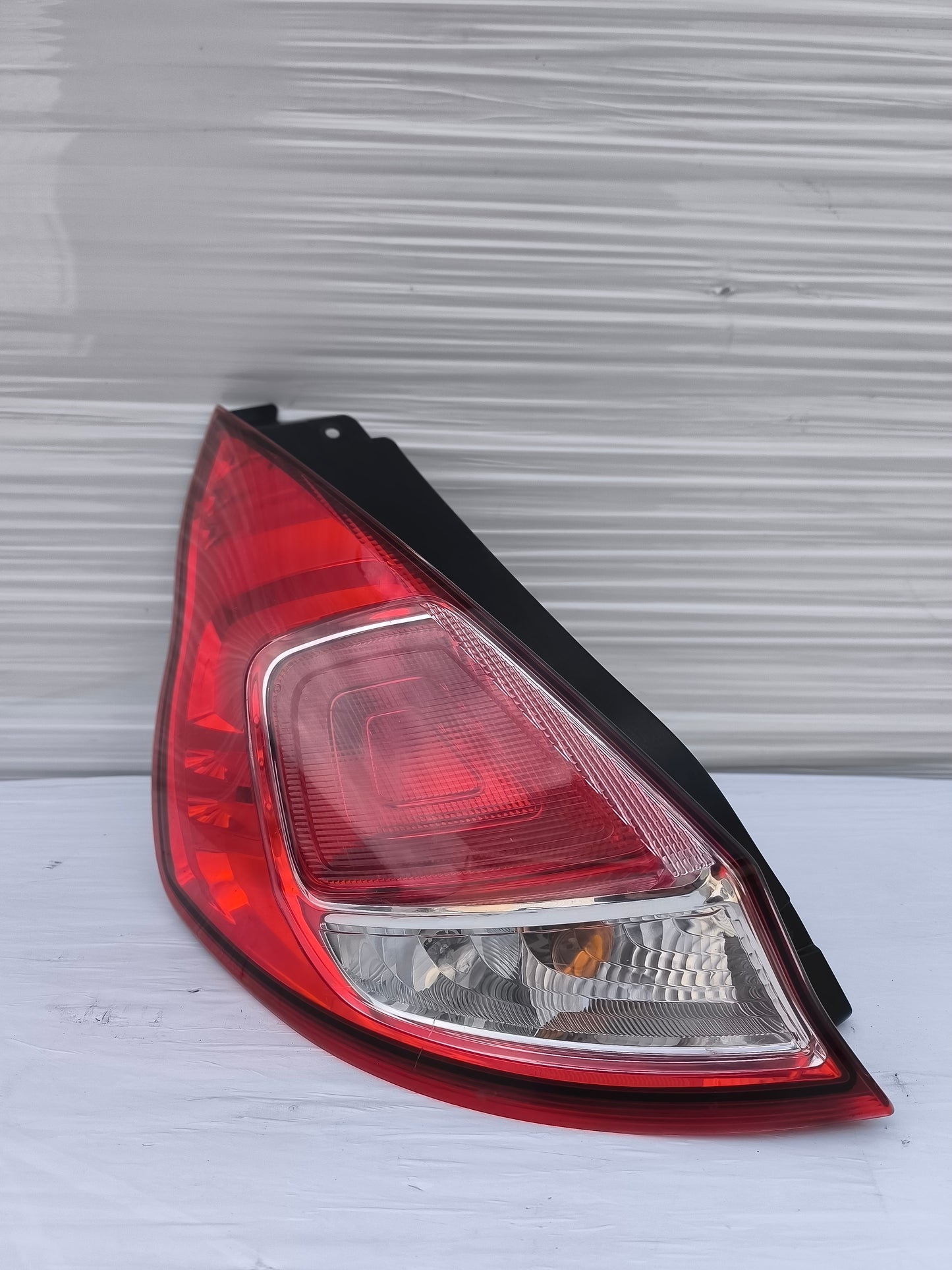 Fanale posteriore sx Ford Fiesta 2011 ecoAG7848