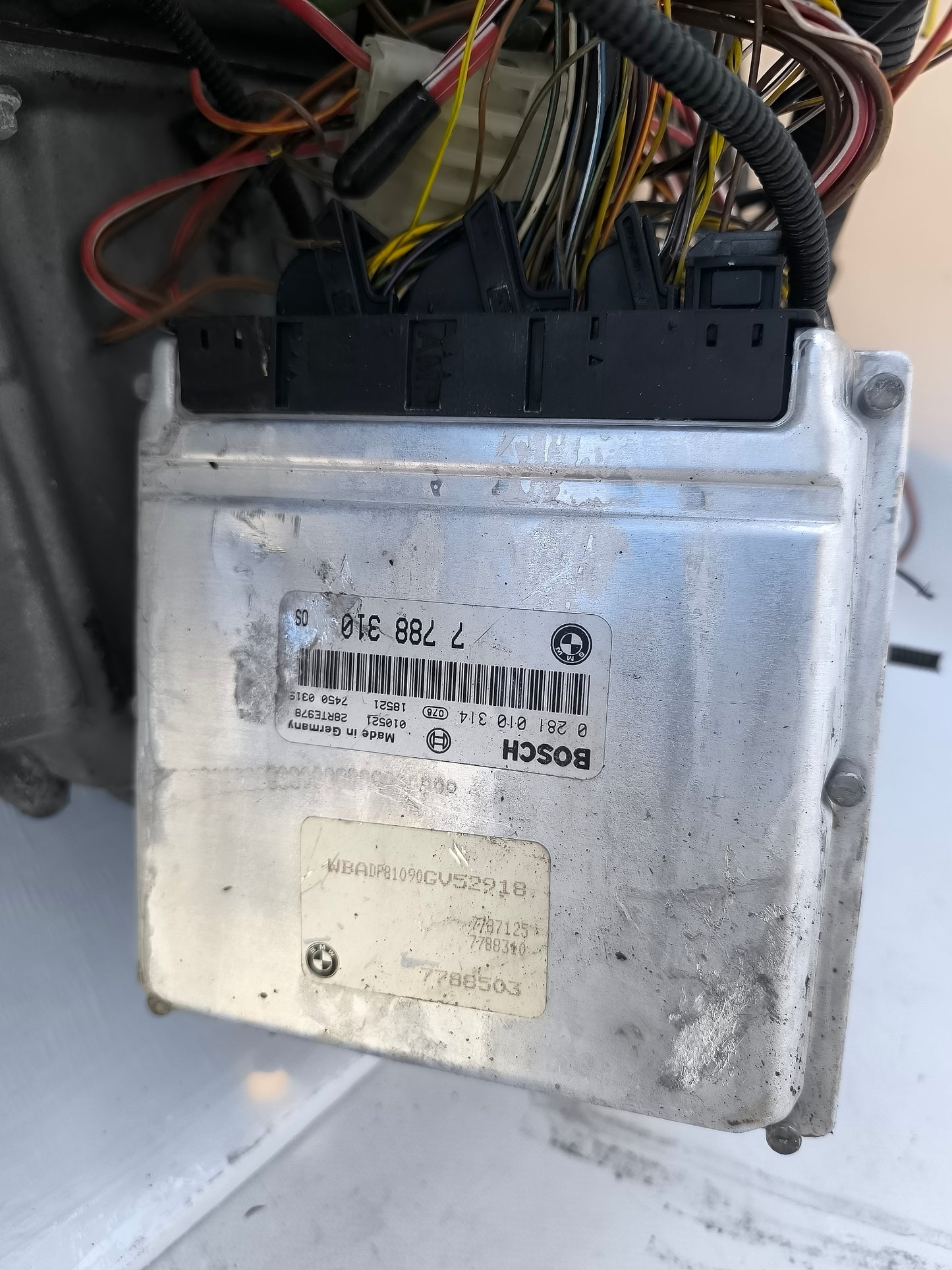 BMW 5 Series E39 3.0 D Engine Code 306D1 complete engine with wiring harness, control units and pedal (the pedal is cutaway) ecoAG7084