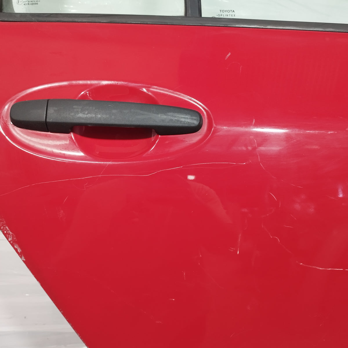 Sportello posteriore dx rosso Toyota Yaris II (XP90) 2005-2011 ecoAC17001