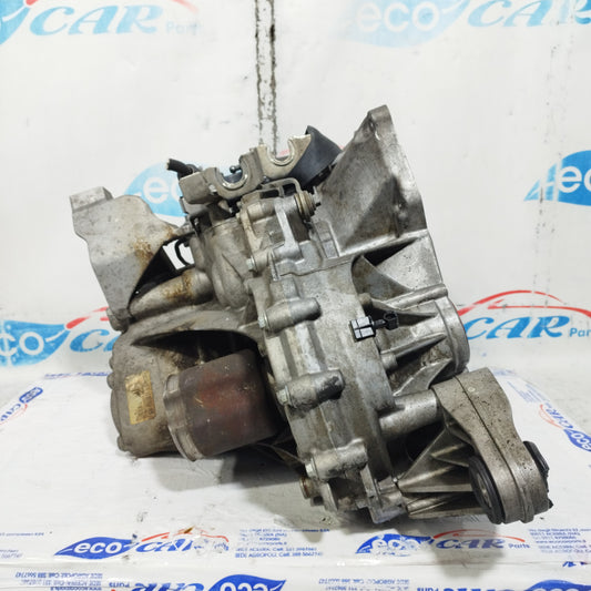 Ford Focus 1.6 HDI 8V 6-Gang-Schaltgetriebe 2015 ecoAC11003