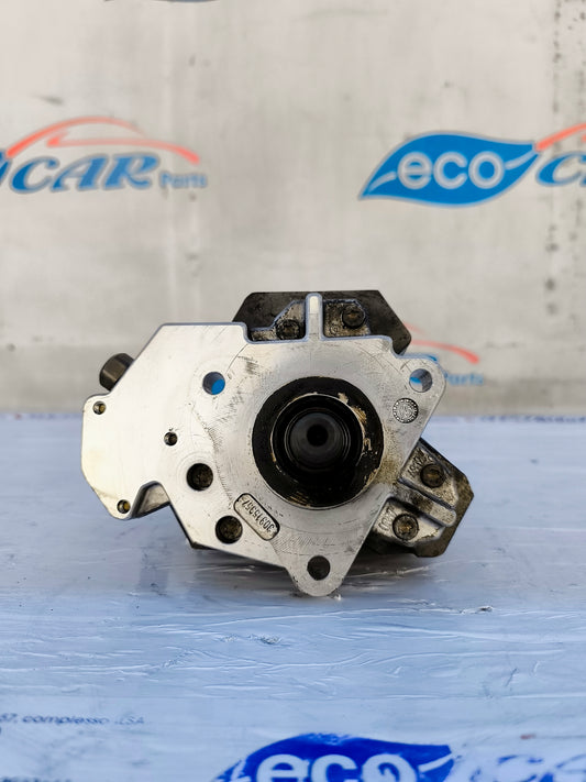 Bosch Common-Rail-Einspritzpumpe für Opel Movano/Renault Master/Espace 2.2 DCI, Teilenummer 0445010033, Baujahr 2005, ecoAG6044