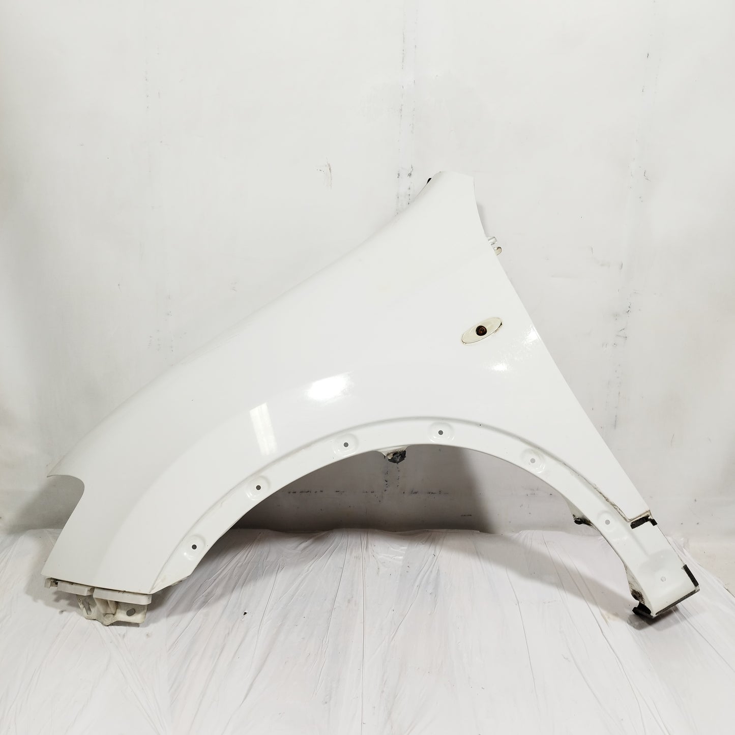 Parafango anteriore sx bianco Nissan Qashqai 2012 ecoAC14553