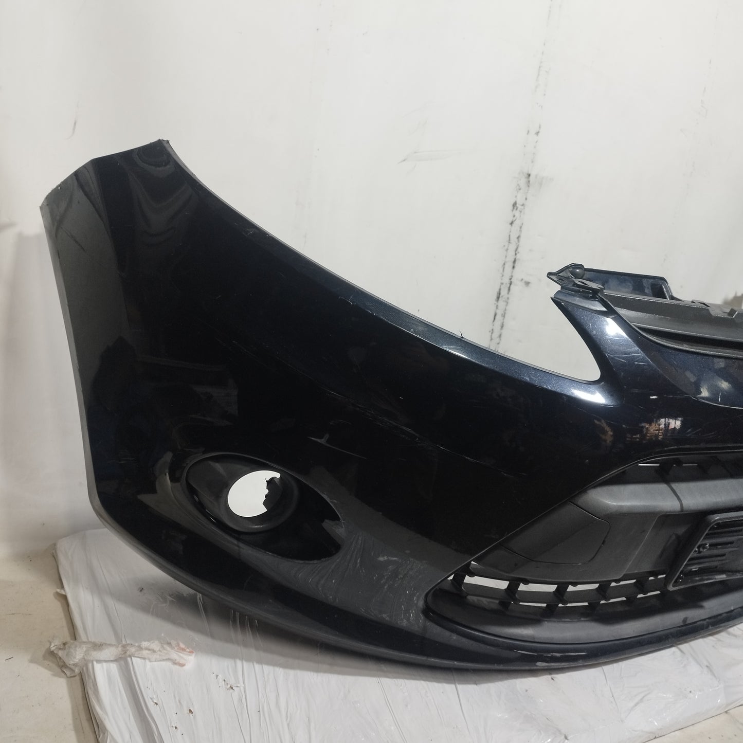 Paraurti anteriore nero Ford Fiesta (mk6) 2008-2015 cod: 8A61-17757-B ecoAC16031