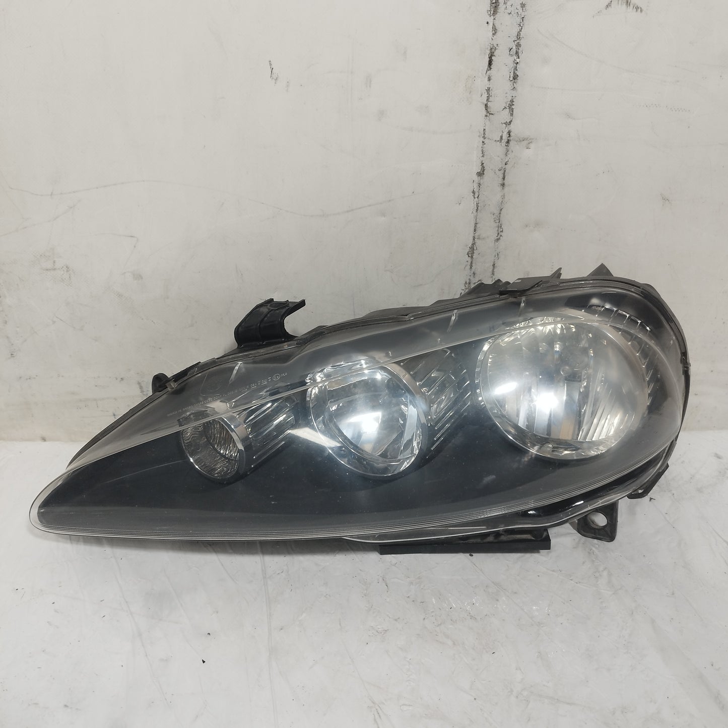 Fanale anteriore sx Alfa Romeo 147 (937) II serie 2004-2008 cod: 89101232 ecoAC16594