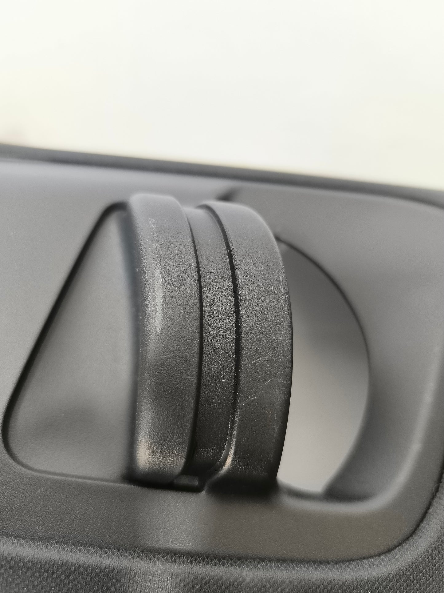 Copertura/rivestimento in tessuto tecnico montante sx Porsche Taycan anno 2024 cod.9j1867243 ecoAG6704