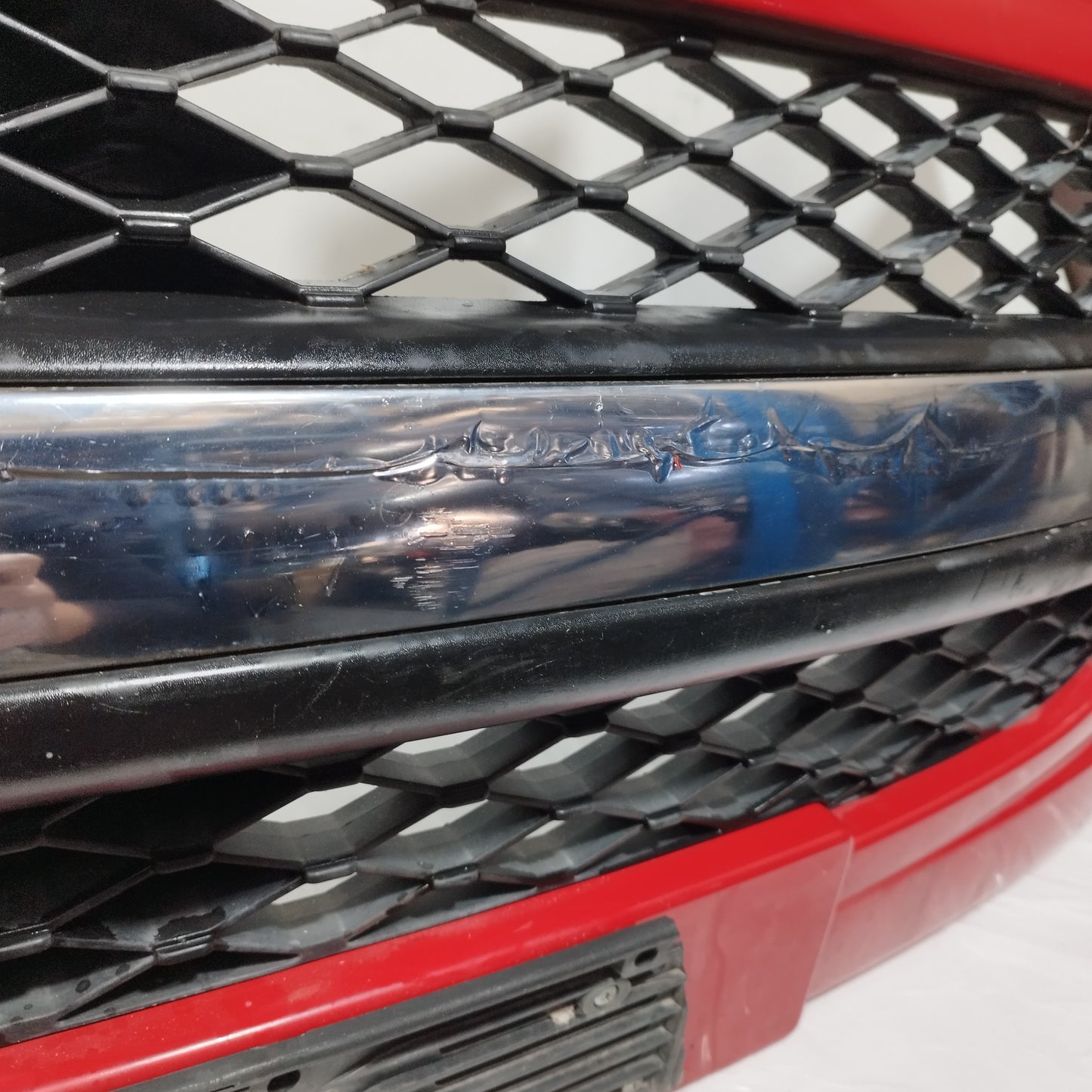 Paraurti anteriore rosso Peugeot 107 2010 ecoAC14499