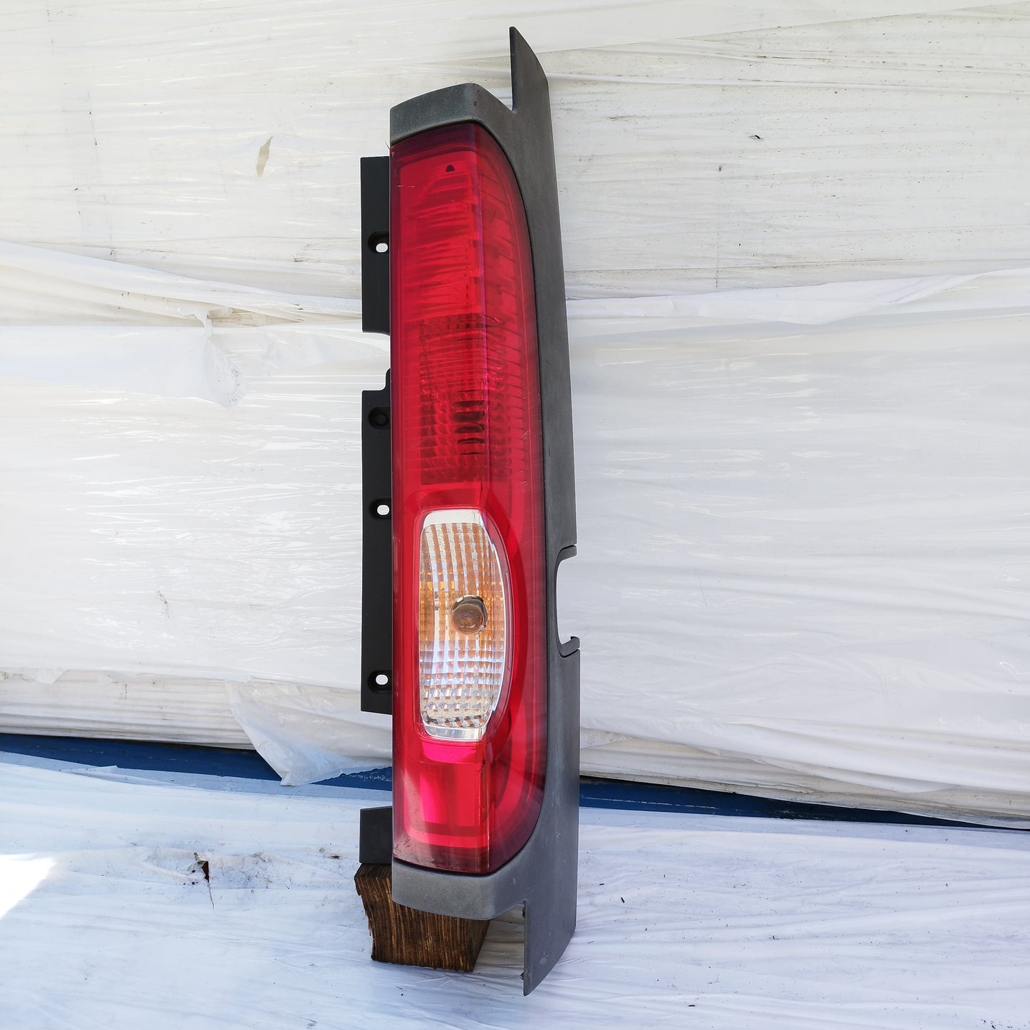 Fanale posteriore dx Renault Trafic 2006-2014 cod: 93857722 ecoDM430