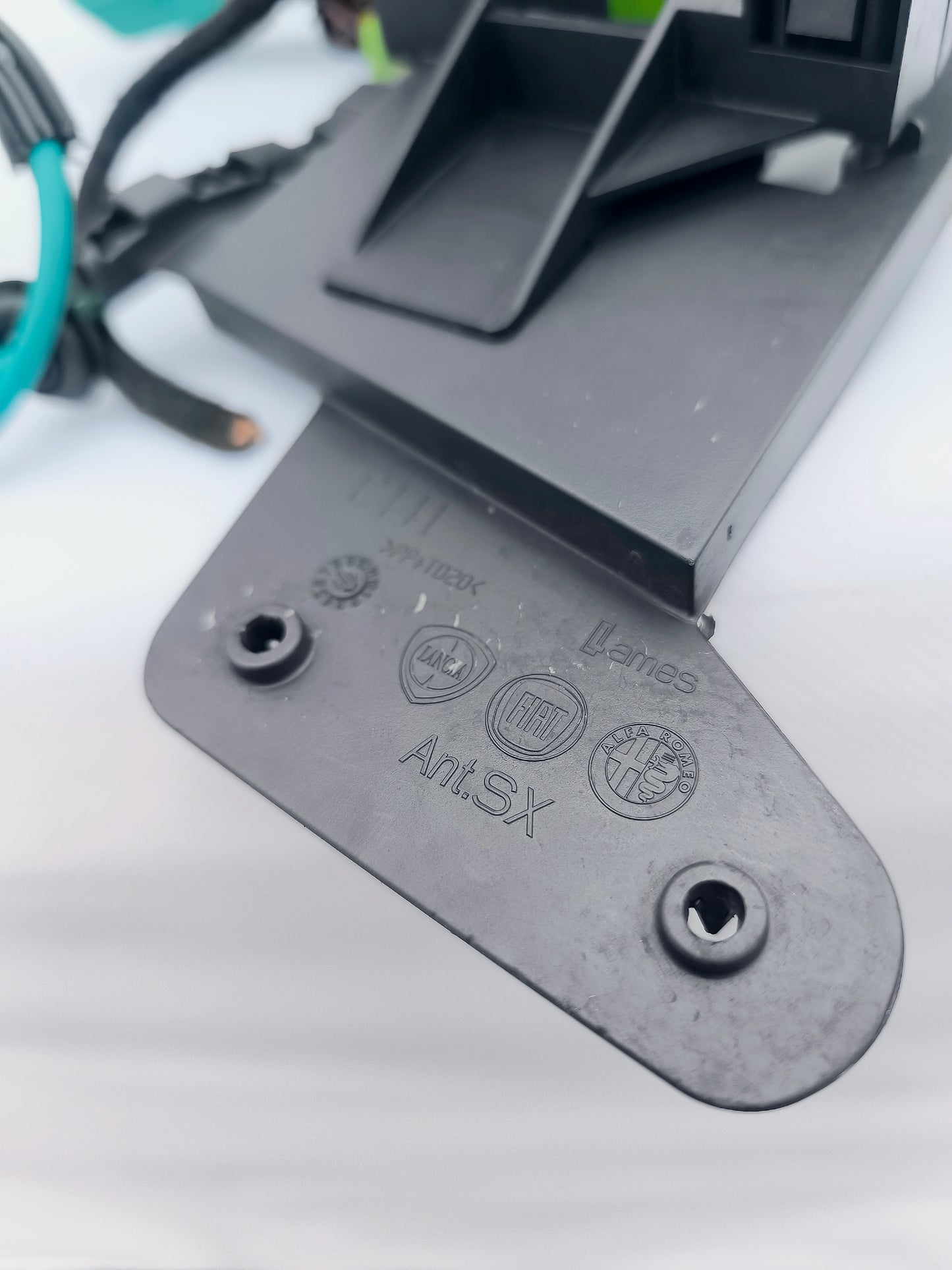 Serratura anteriore sx  Alfa Romeo Giulietta anno 2014 7 fili ecoAG6404