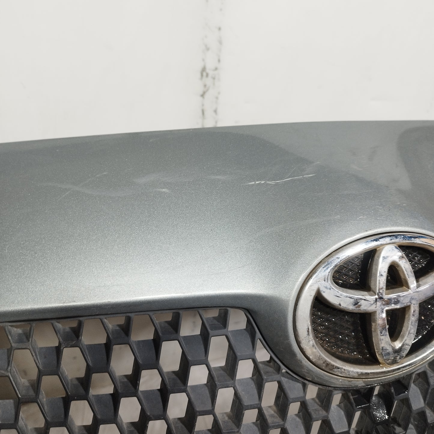 Paraurti anteriore grigio Toyota Yaris II (XP90) 2006-2008 ecoAC15190