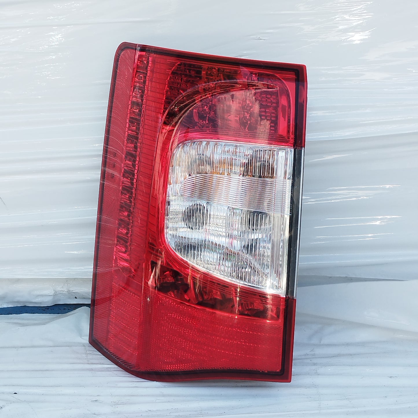 Fanale posteriore sx a led Lancia Voyager (404) 2011-2015 ecoDM334