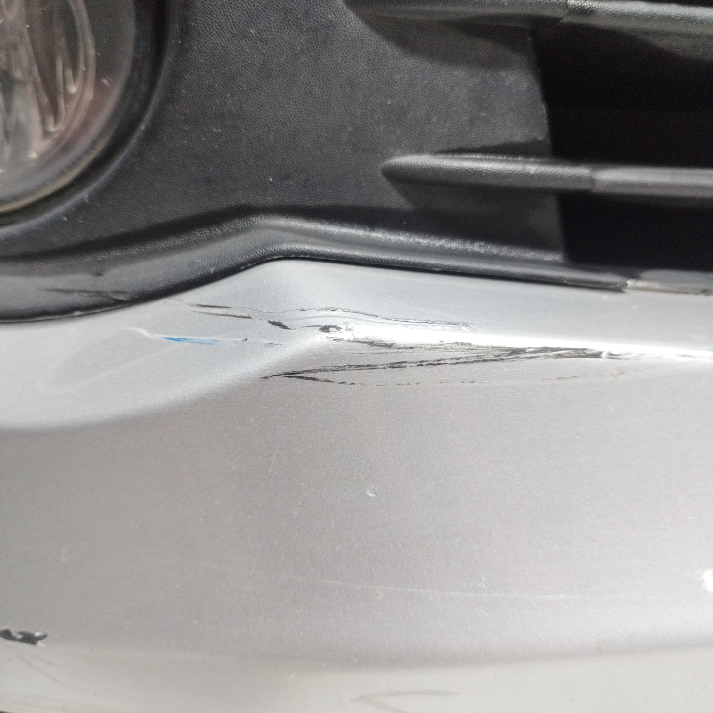 Front bumper silver grey Renault Clio 2007 ecoAC10075