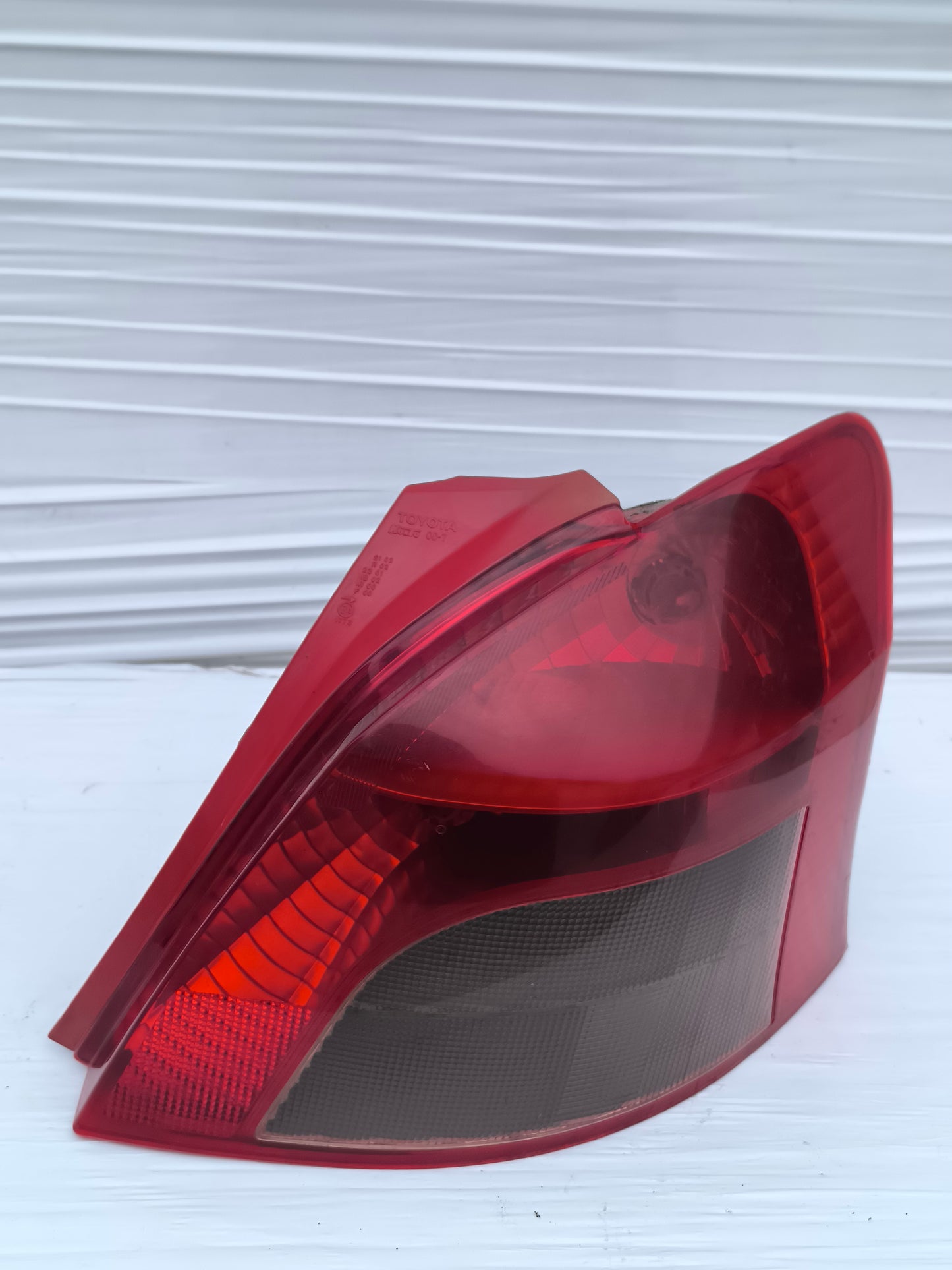 Fanale posteriore dx Toyota Yaris II (XP90) anno 2006-2009 ecoAG8389