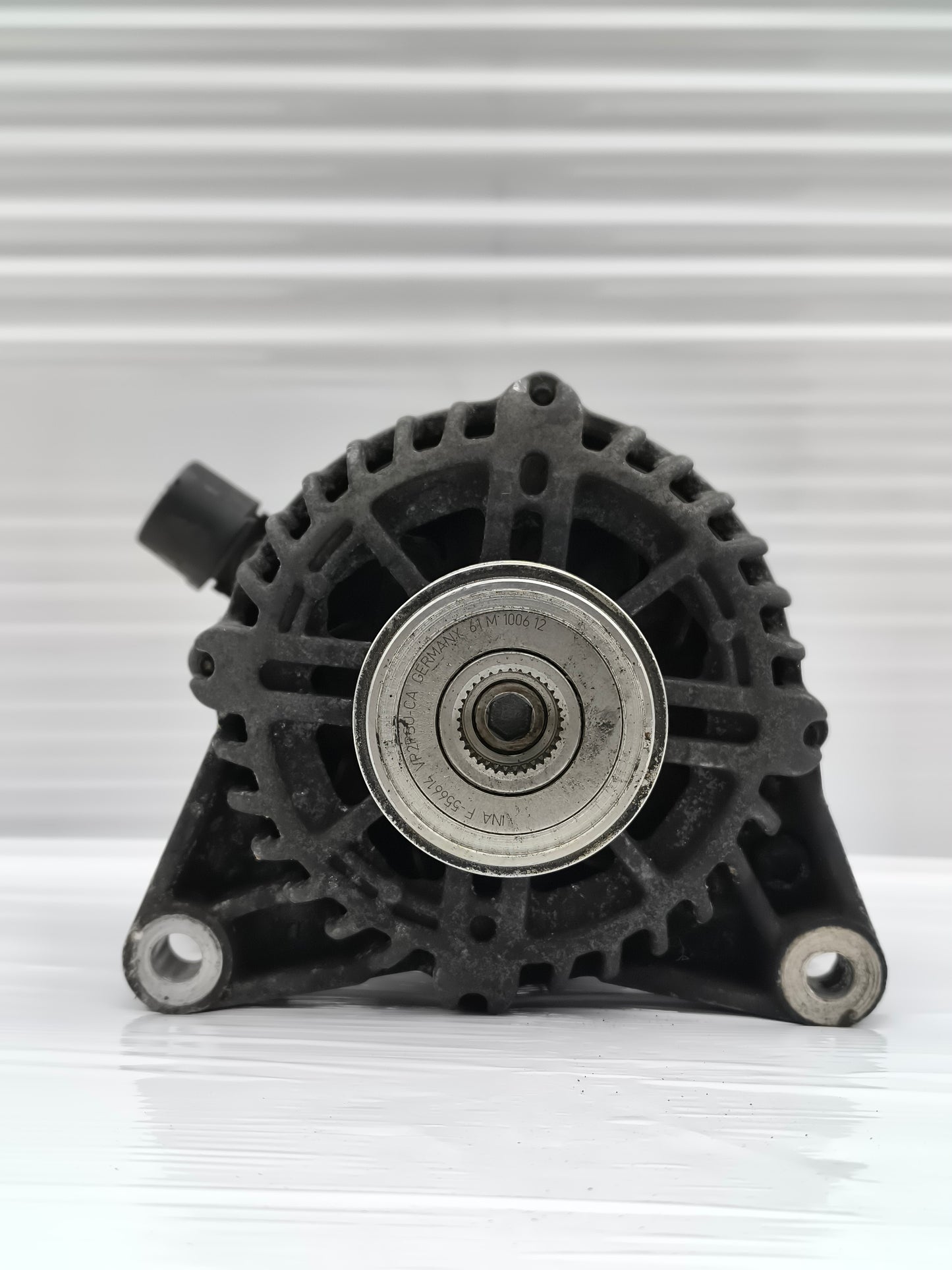 Alternatore Ford Fiesta 1.4 TDCI anno 2007 modello con 3 PIN cod: 2S6T-AA ecoAG7881
