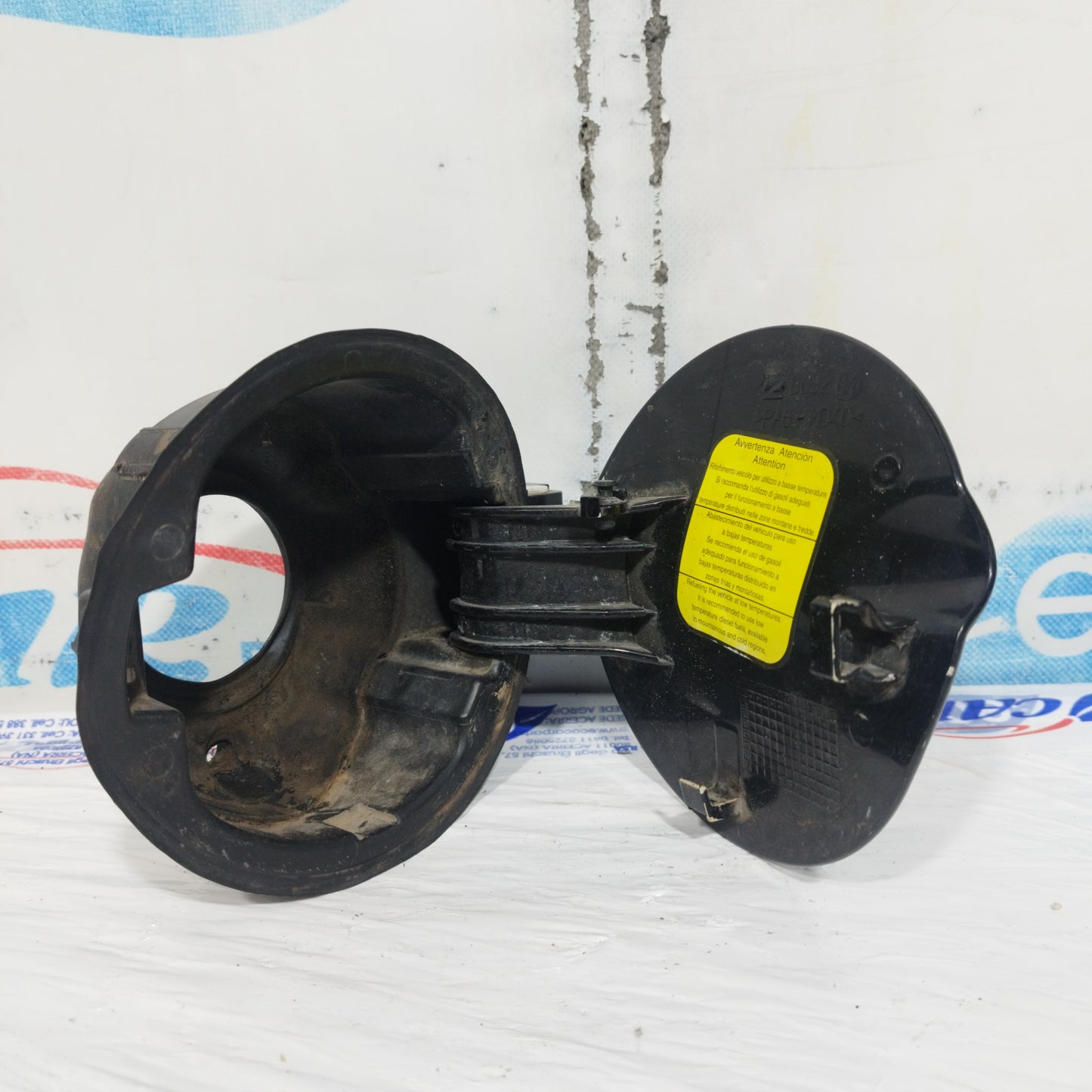 Black Fuel Flap Alfa Romeo Mito 2010 Code: 955B632 ecoAC10957