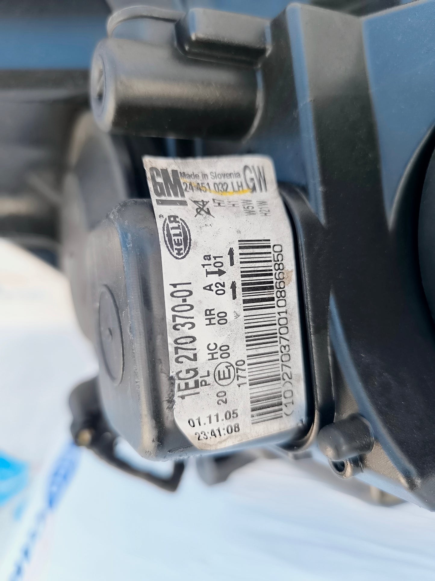 Front left headlight Opel Astra H (black background) year 2005 ecoAG6327