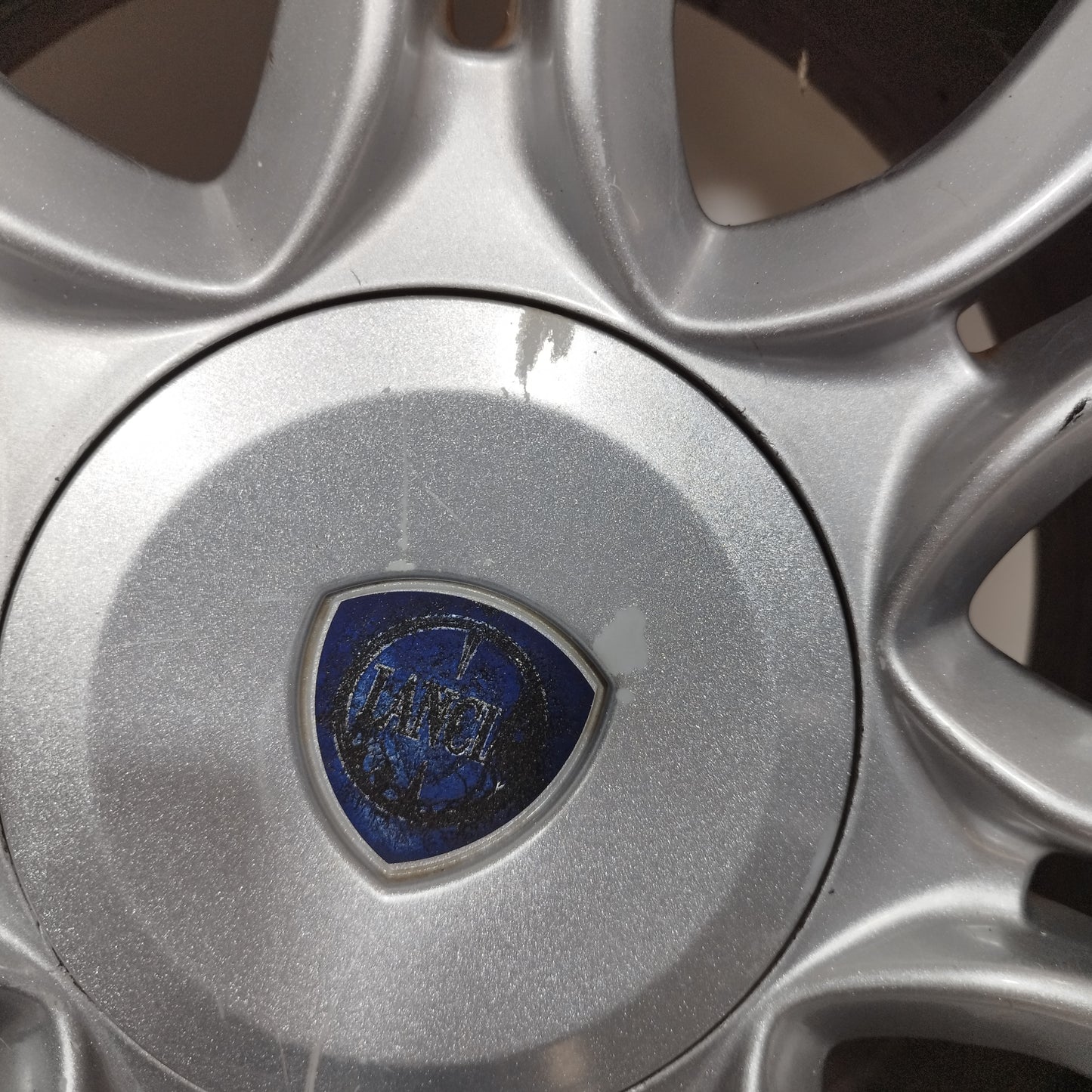 Cerchi in lega completi di gomme Lancia Delta 2011 ecoAC12231