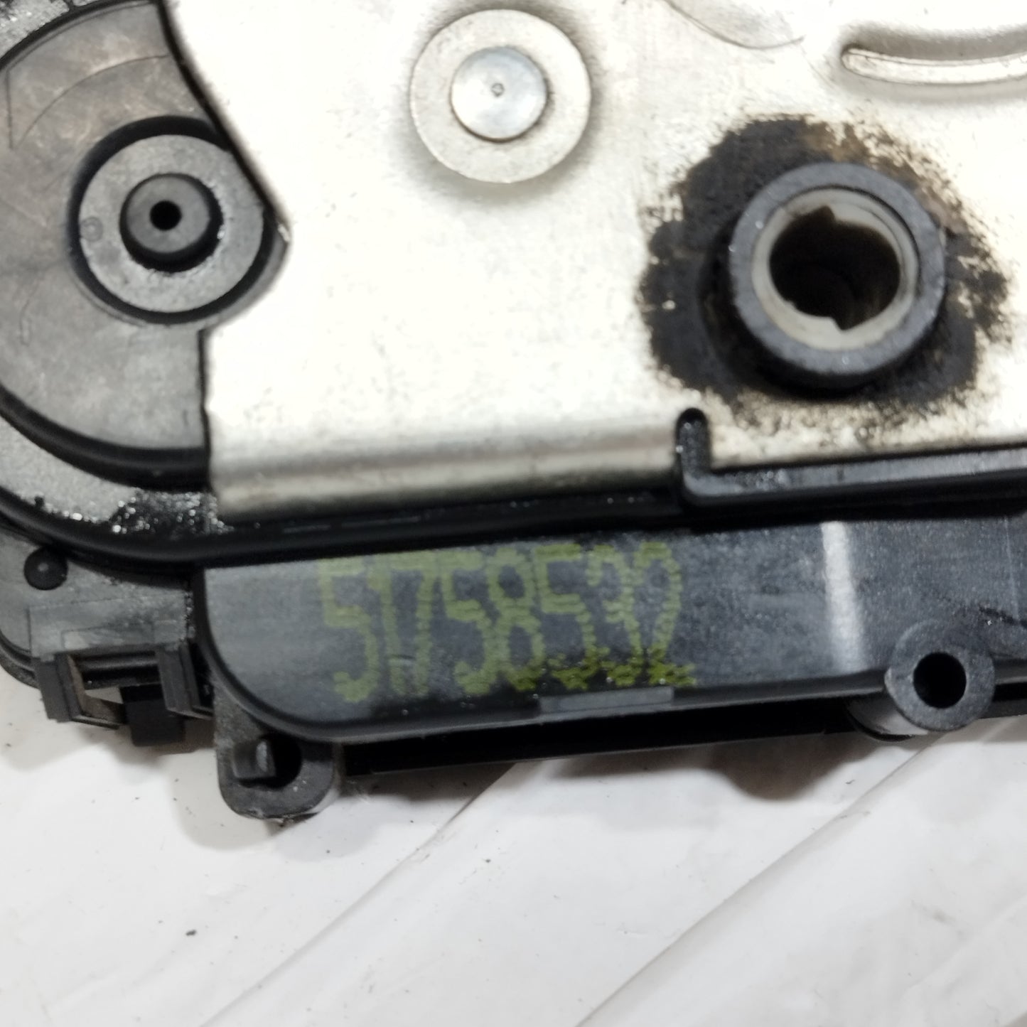 Serratura anteriore dx Lancia Musa (350) 2004-2012 6 pin cod: 51758532 ecoAC16107