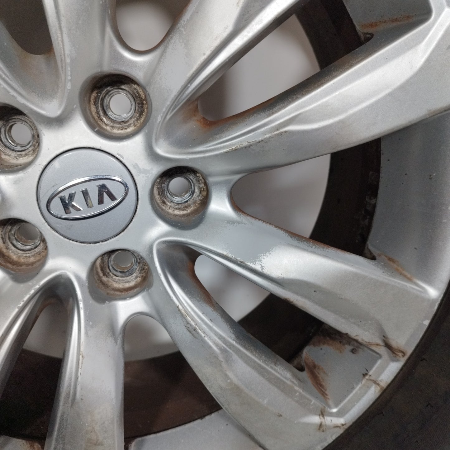 Alloy Wheels with Tires Kia Sorento 2012 ecoAC11656