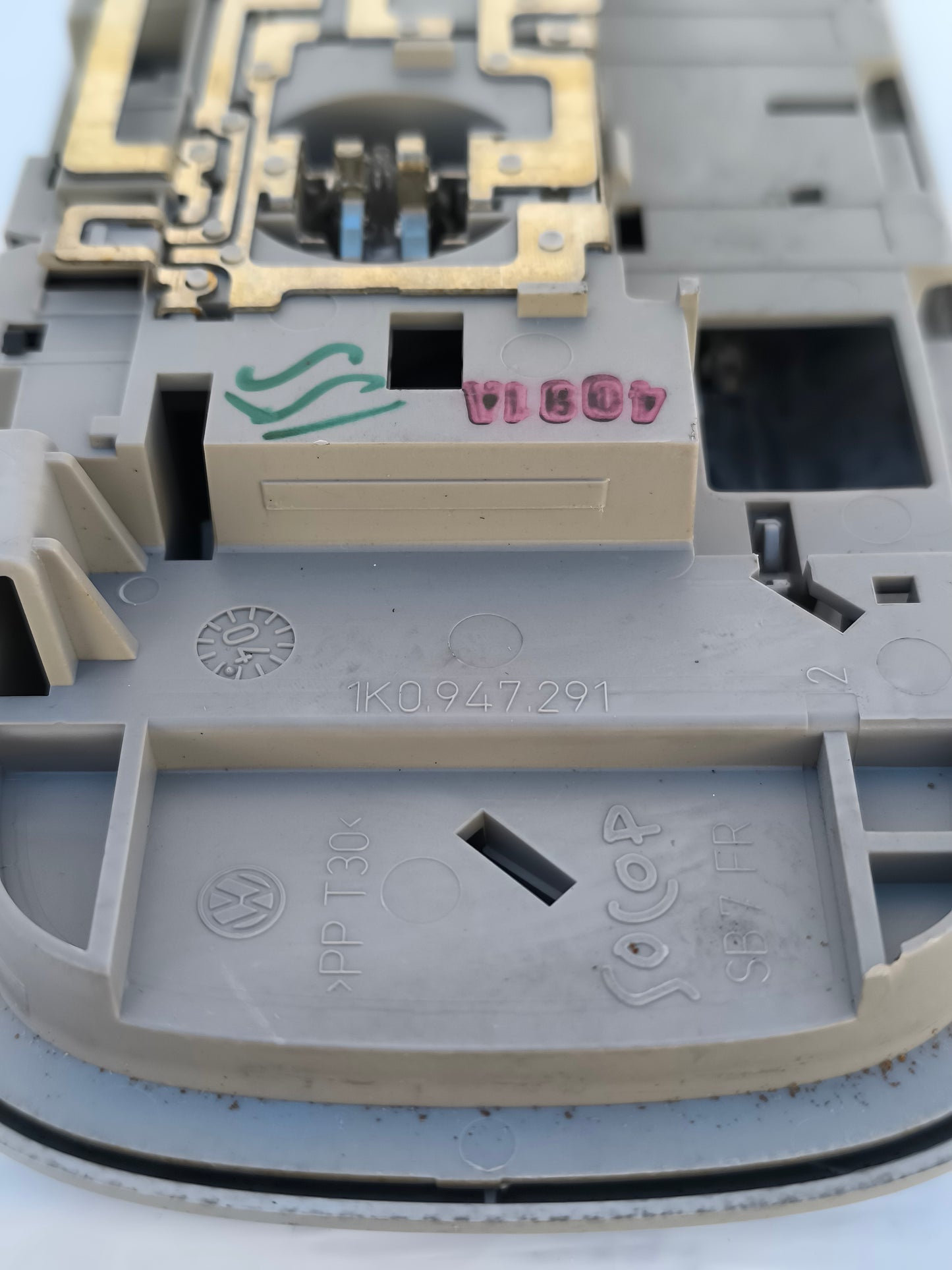 Luce di cortesia Volkswagen Golf 5 Cod: 1K0947291 ecoAG7722