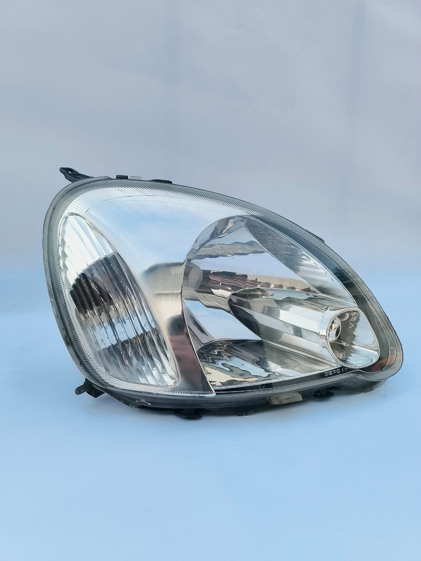 Fanale anteriore dx Toyota Yaris 2004 marca depo ecoAG6396