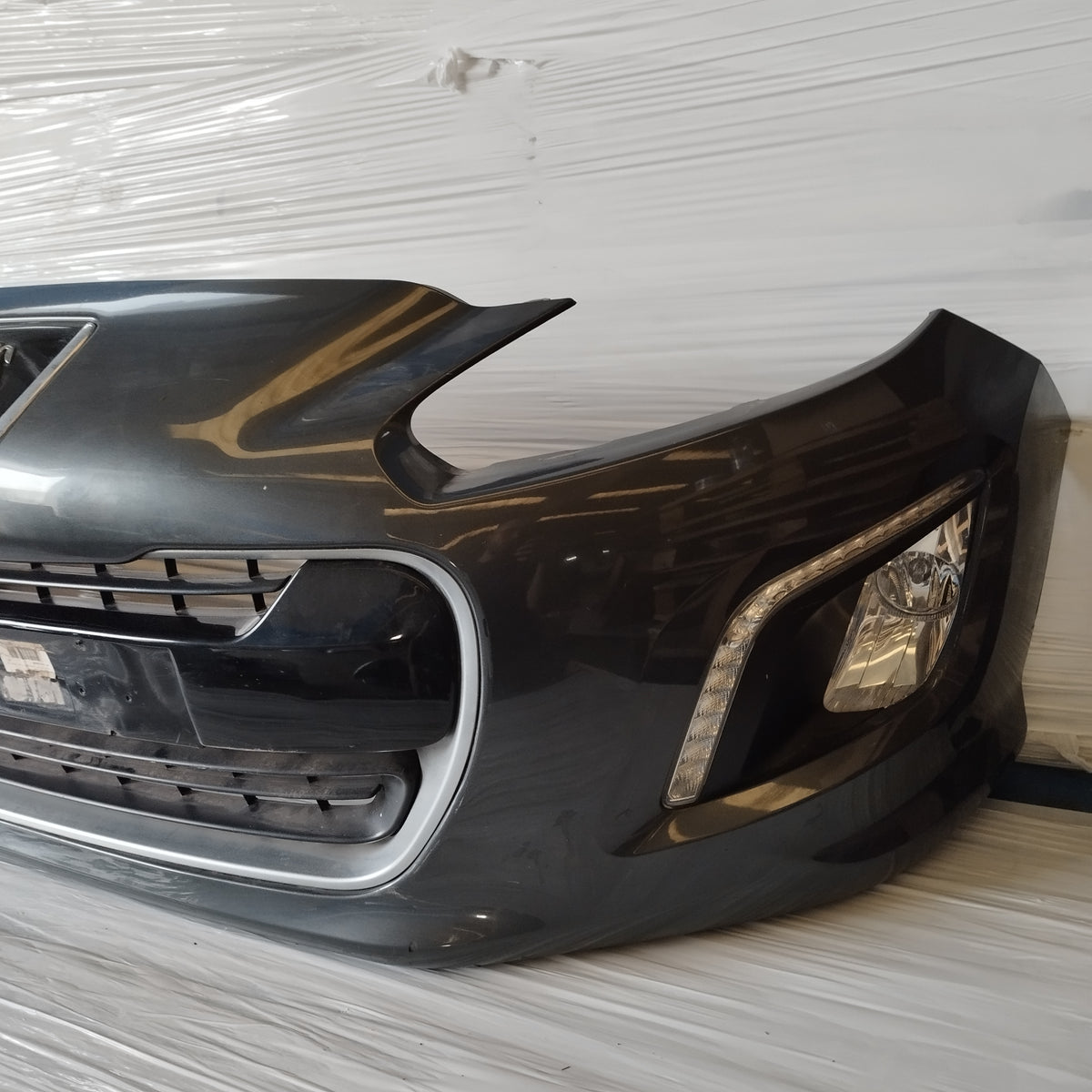 Paraurti anteriore grigio scuro Peugeot 308 I (T7) 2011-2013 ecoAC17602