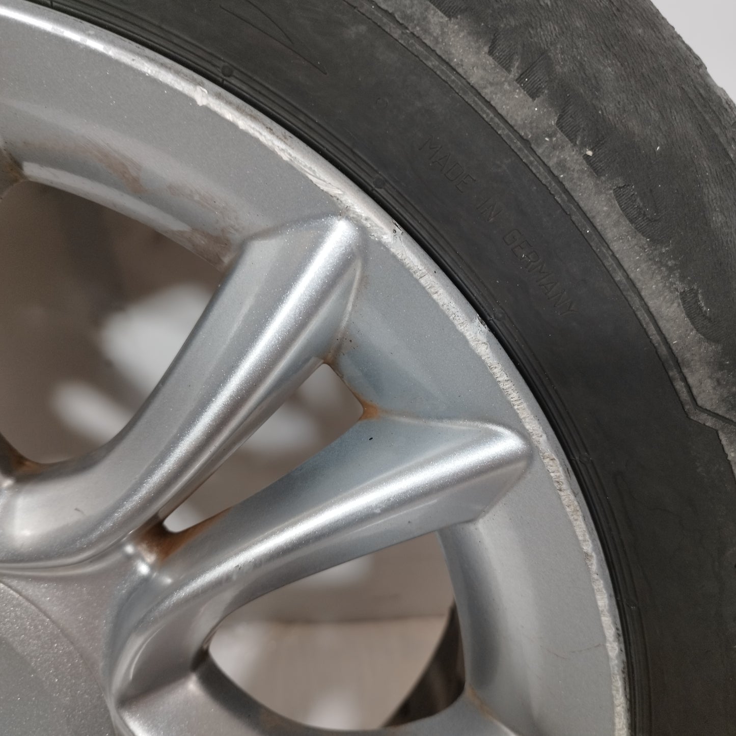 Cerchi in lega completi di gomme Lancia Delta 2011 ecoAC12231