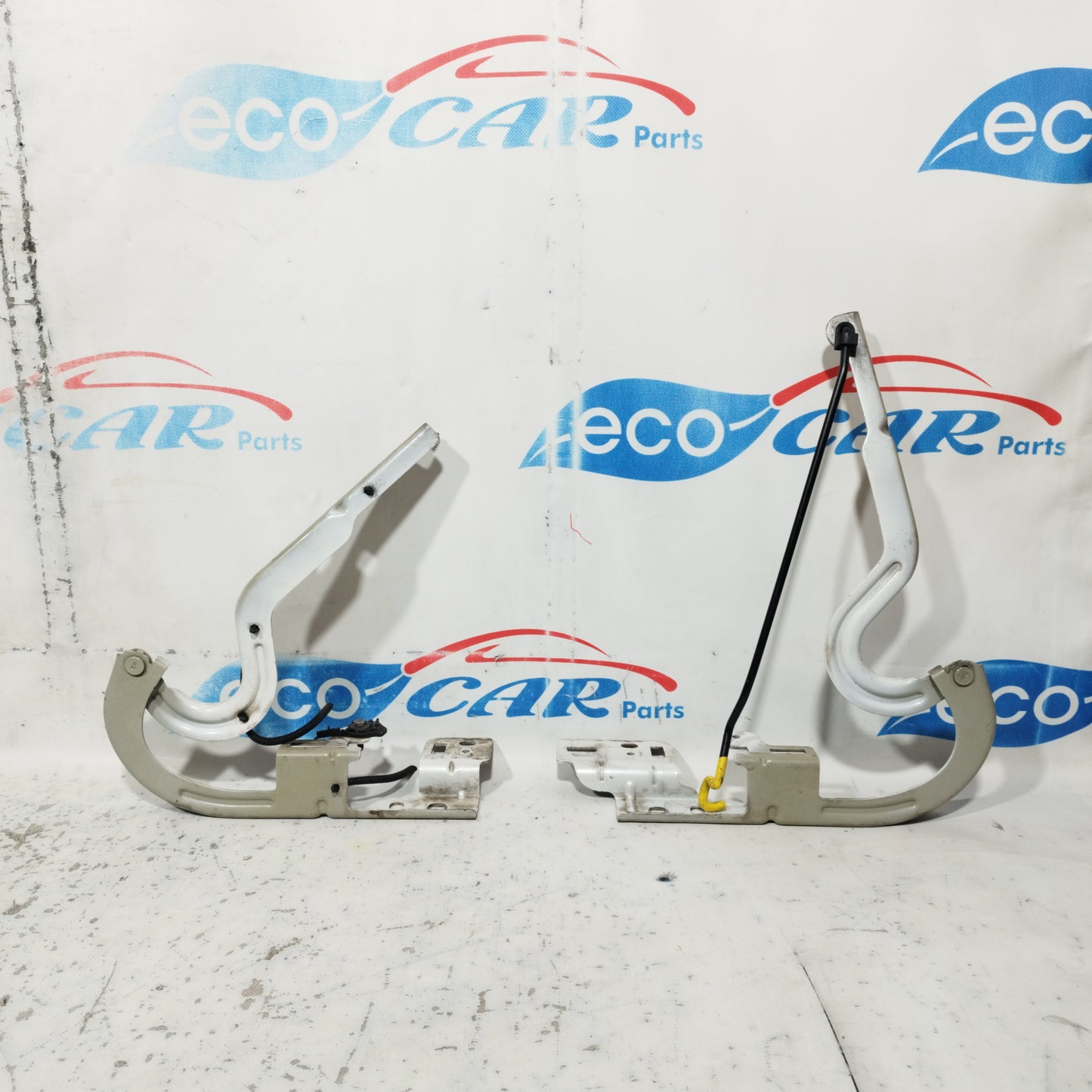 Peugeot 3008 2011 Bonnet Hinges Code: R-0309027 ecoAC9676