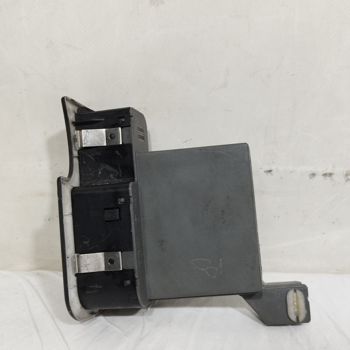 Pulsantiera anteriore sx Alfa Romeo 147 2000-2010 cod:735263175 ecoAC16772