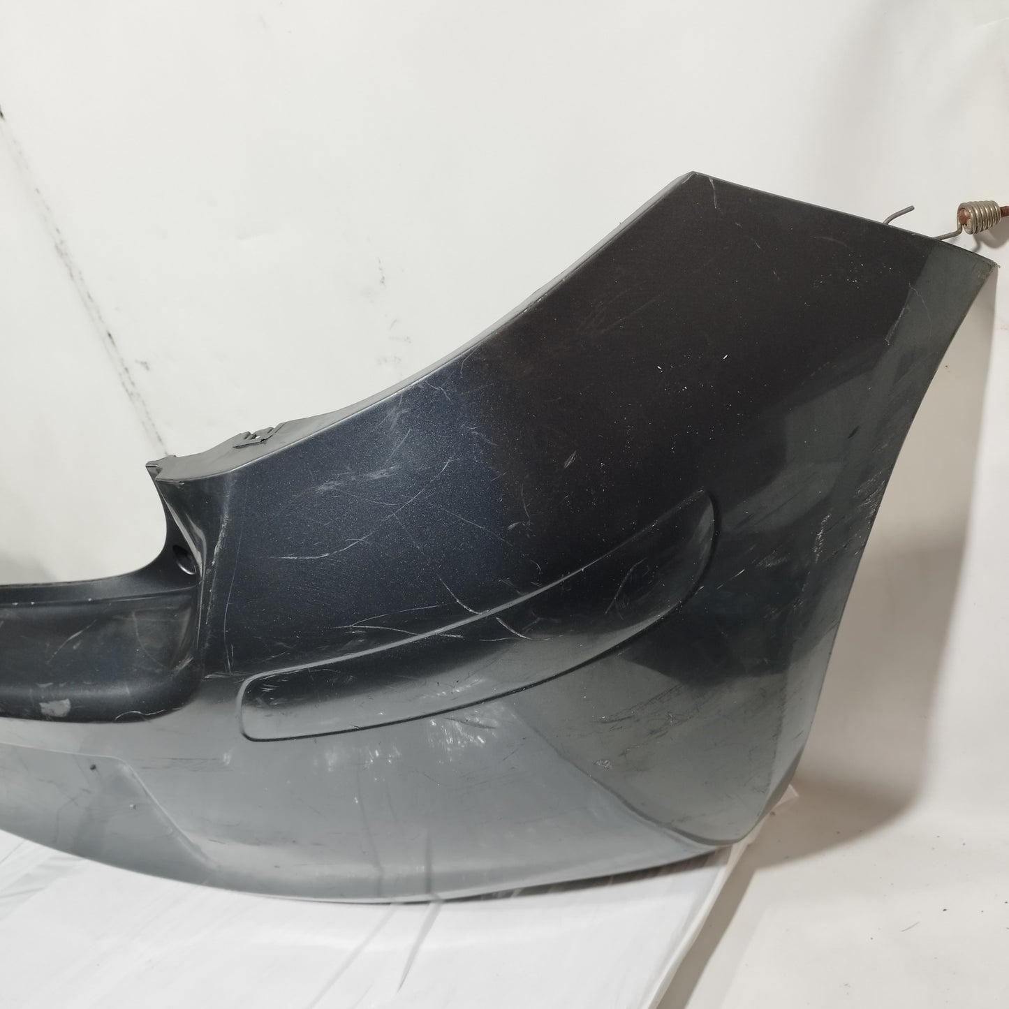 Paraurti posteriore grigio scuro Toyota Yaris 2011 ecoAC15038